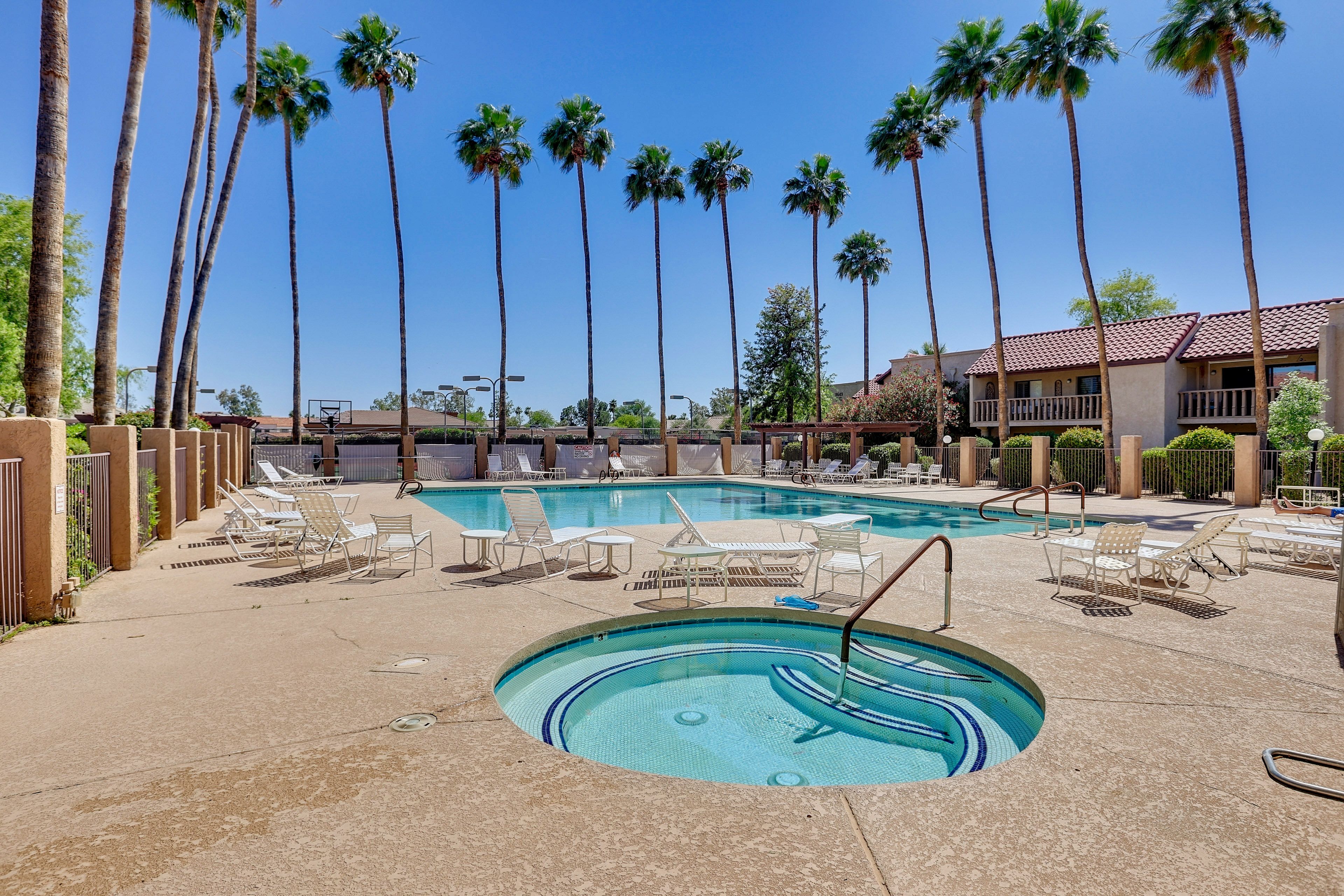 2 Outdoor Pools | 2 Hot Tubs