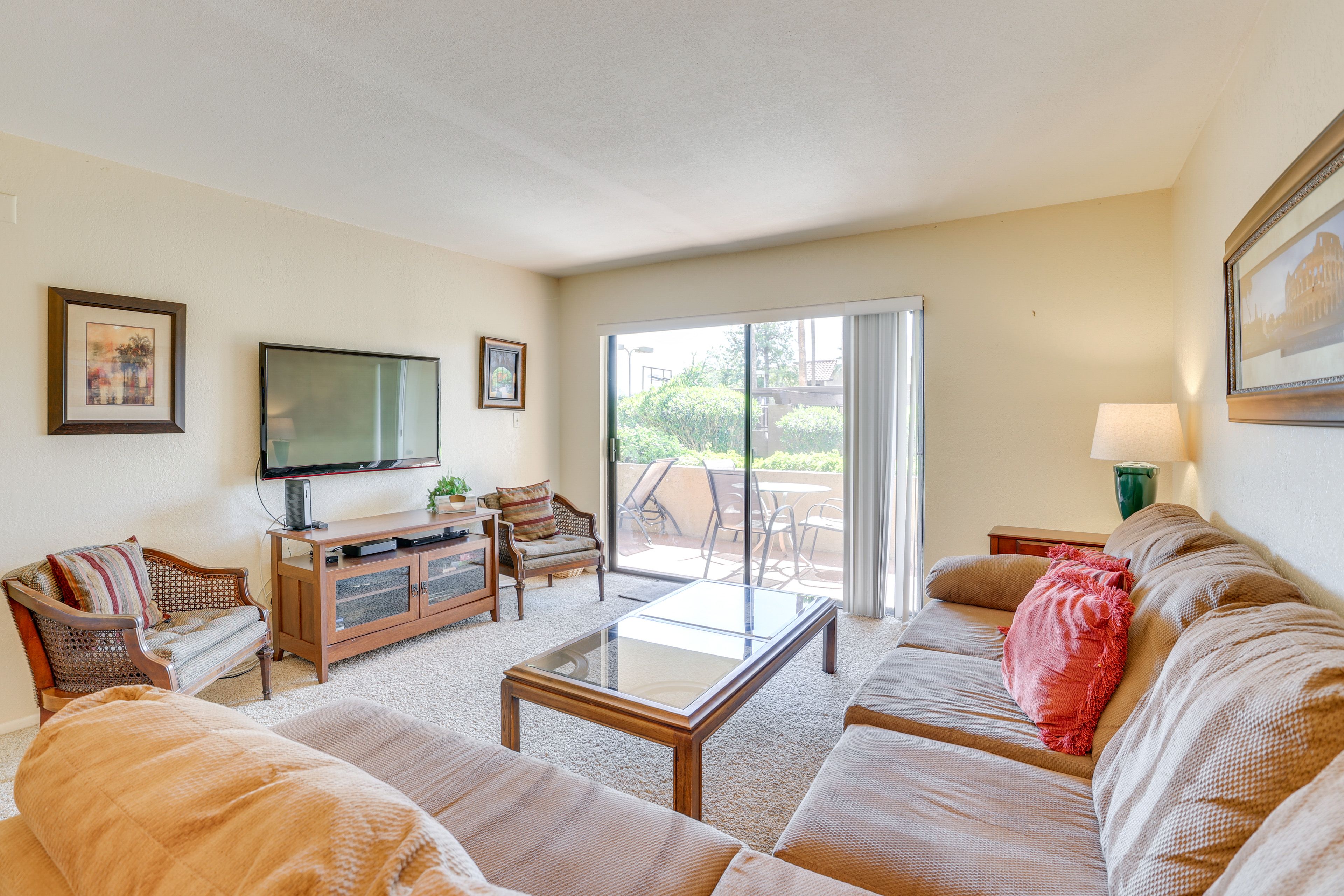 Living Room | Flat-Screen TV | Free WiFi | Single-Story Unit
