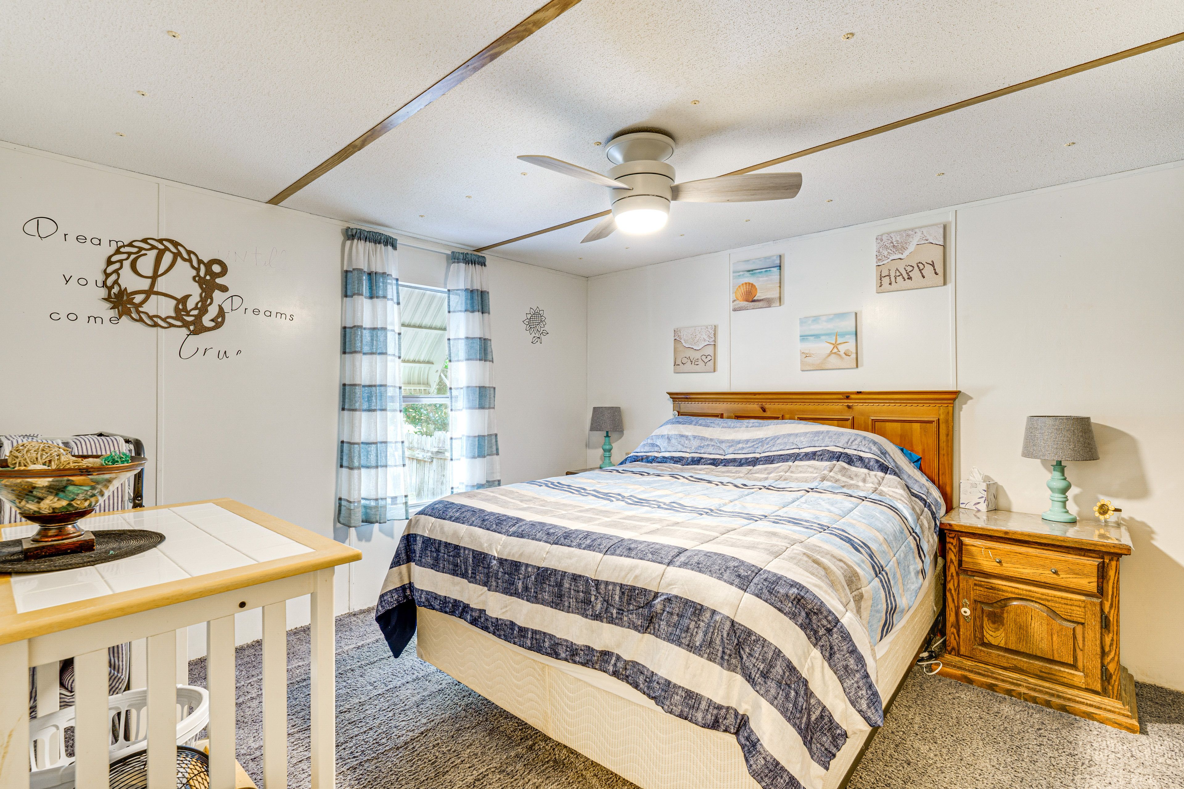 Bedroom 1 | Queen Bed
