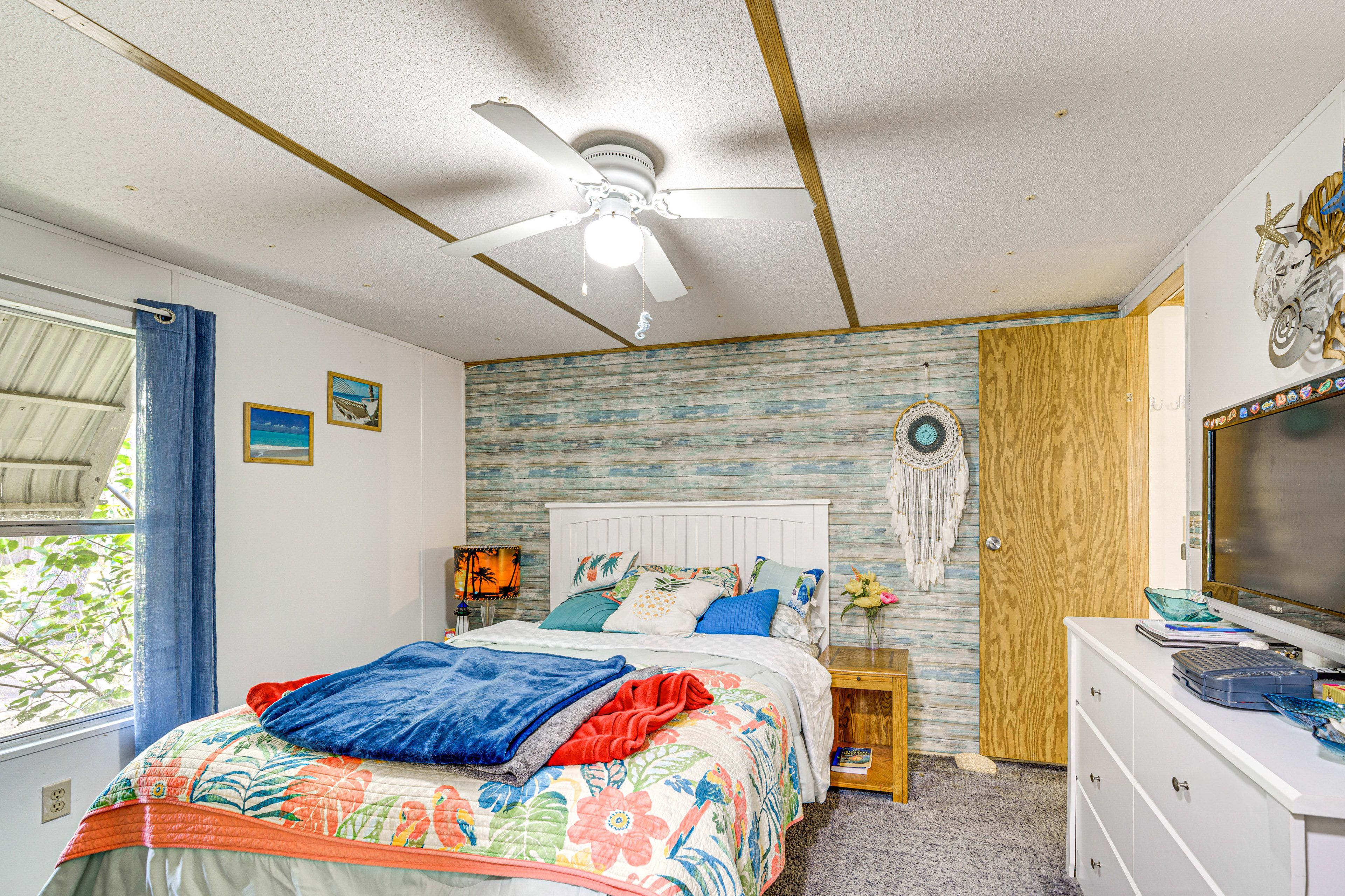 Bedroom 2 | Queen Bed
