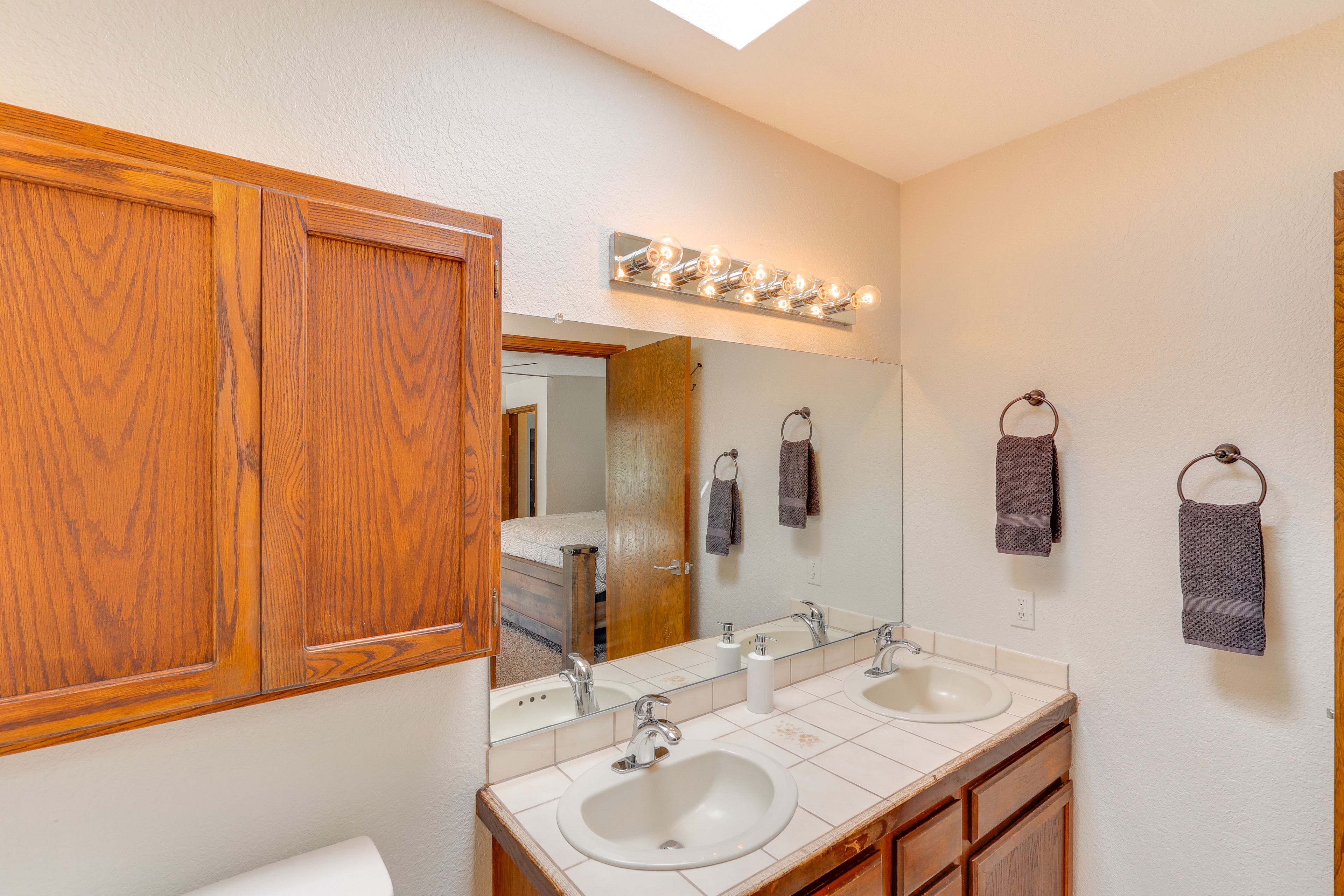 En-Suite Bathroom | Towels Provided