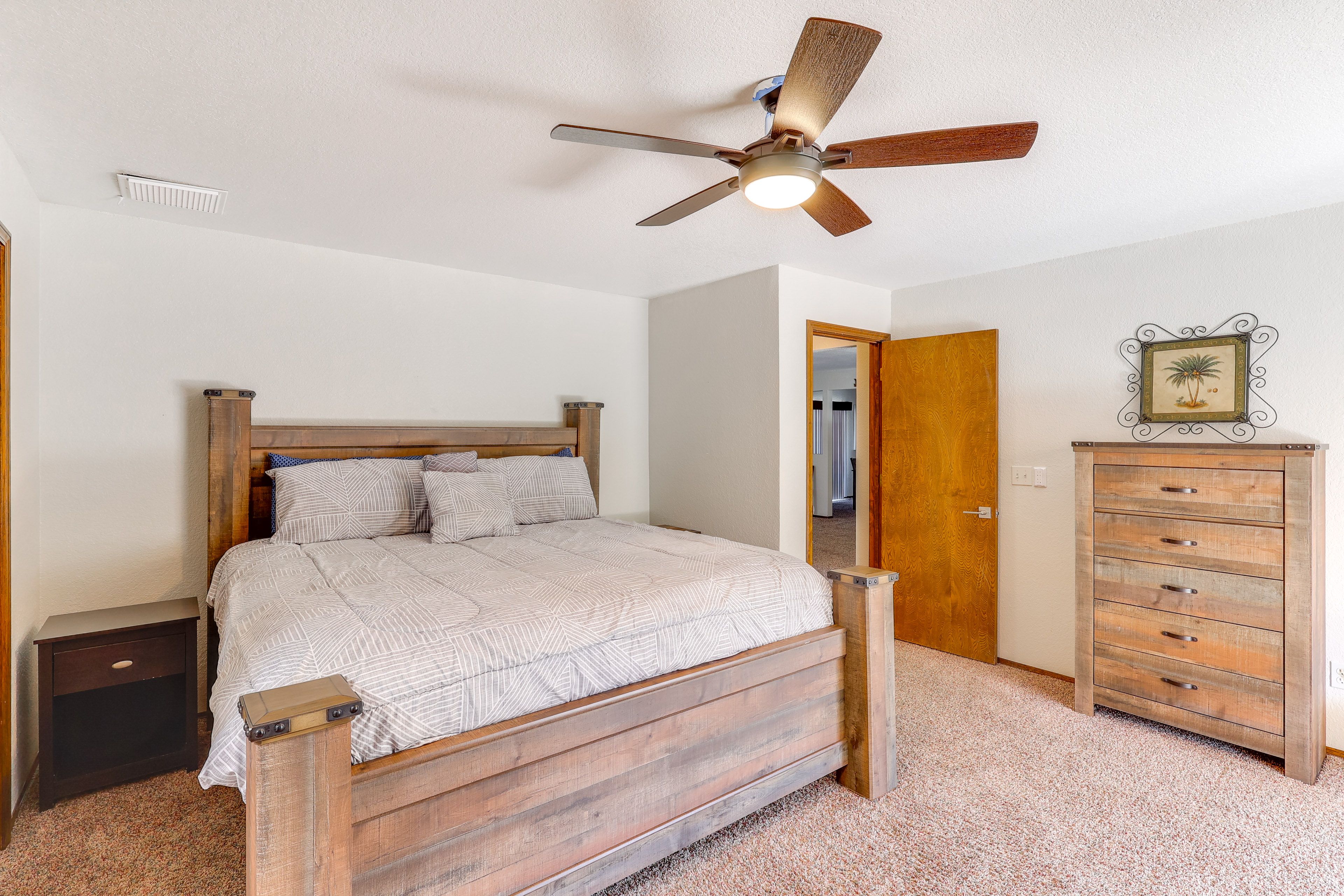 Bedroom 1 | King Bed | Smart TV