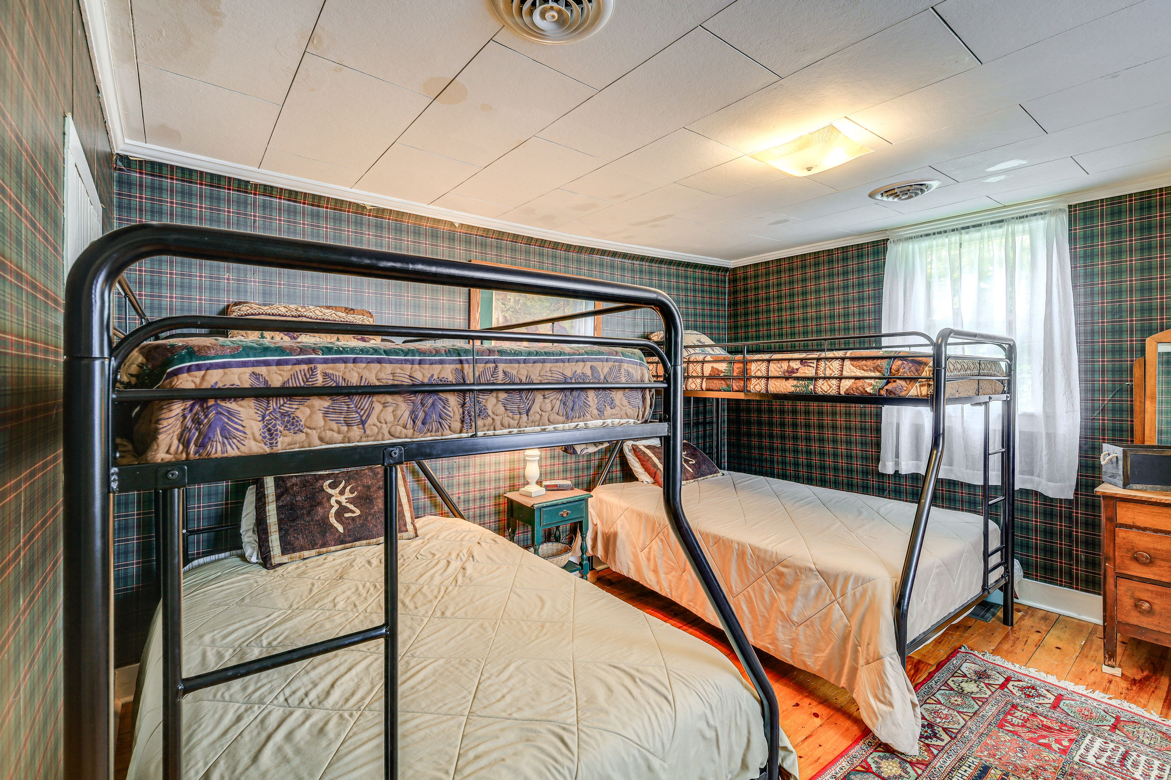 Bedroom 3 | 2 Twin/Queen Bunk Beds | 2nd Floor