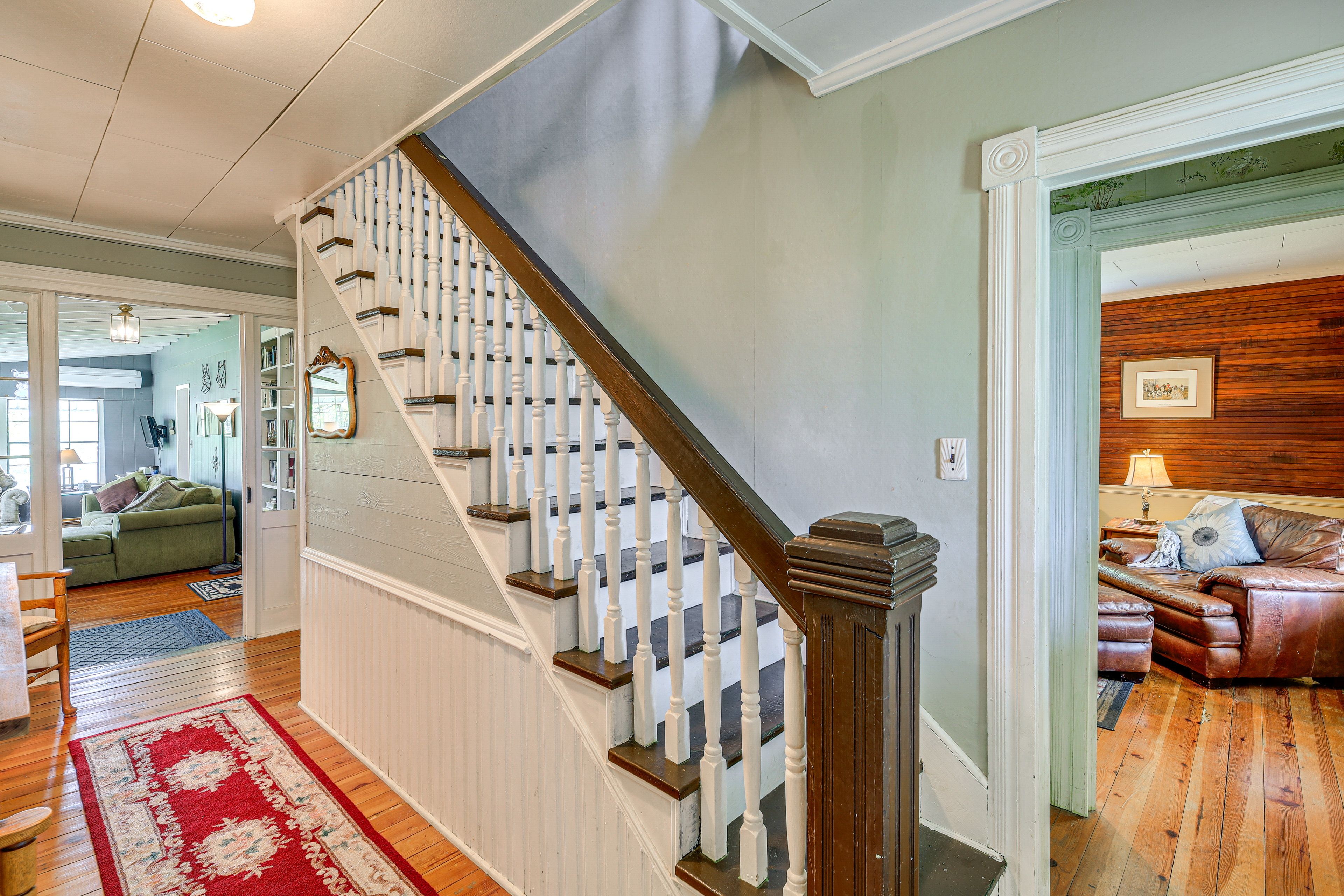 Stairs to 2nd Floor