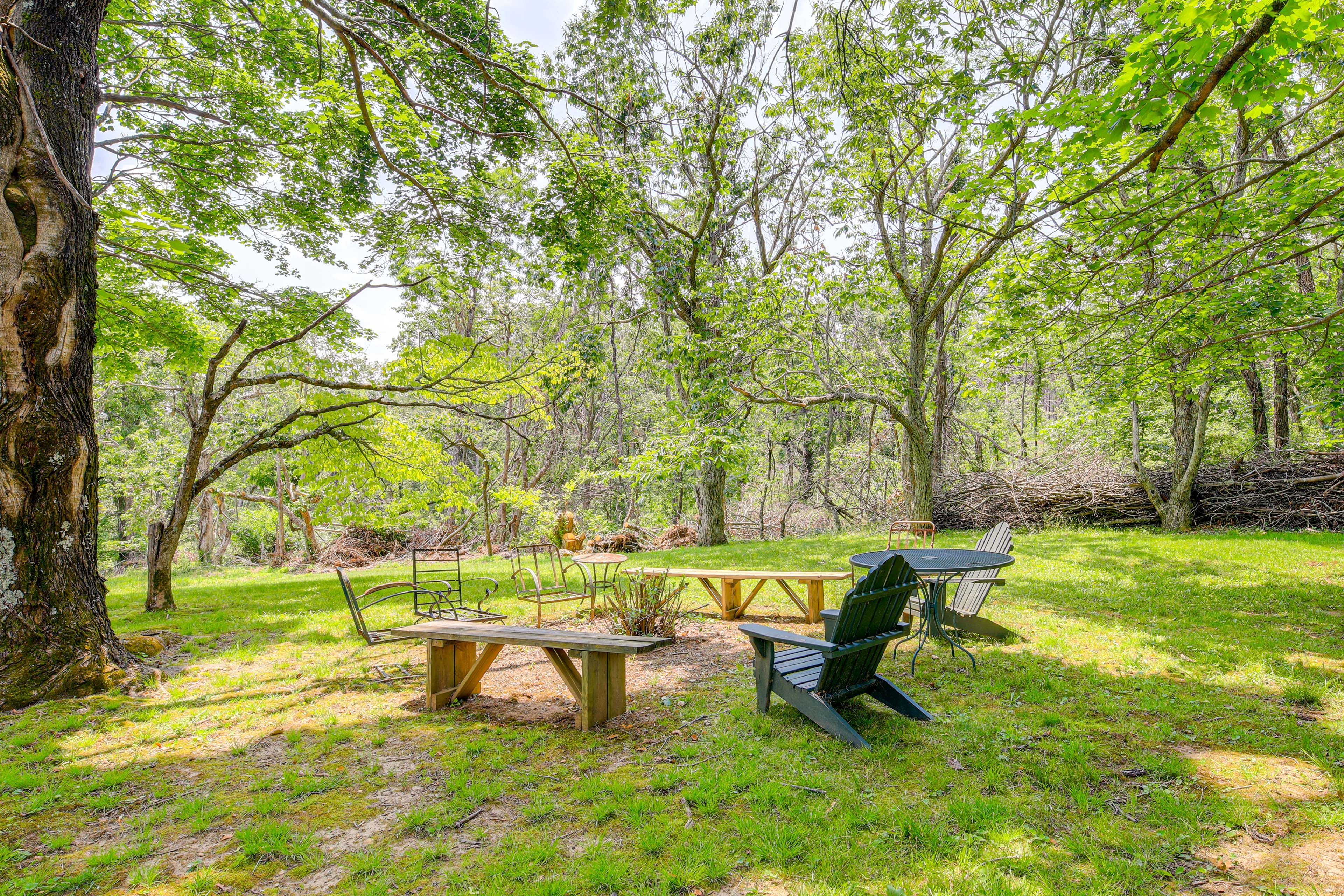 Fire Pit w/ Seating | Yard