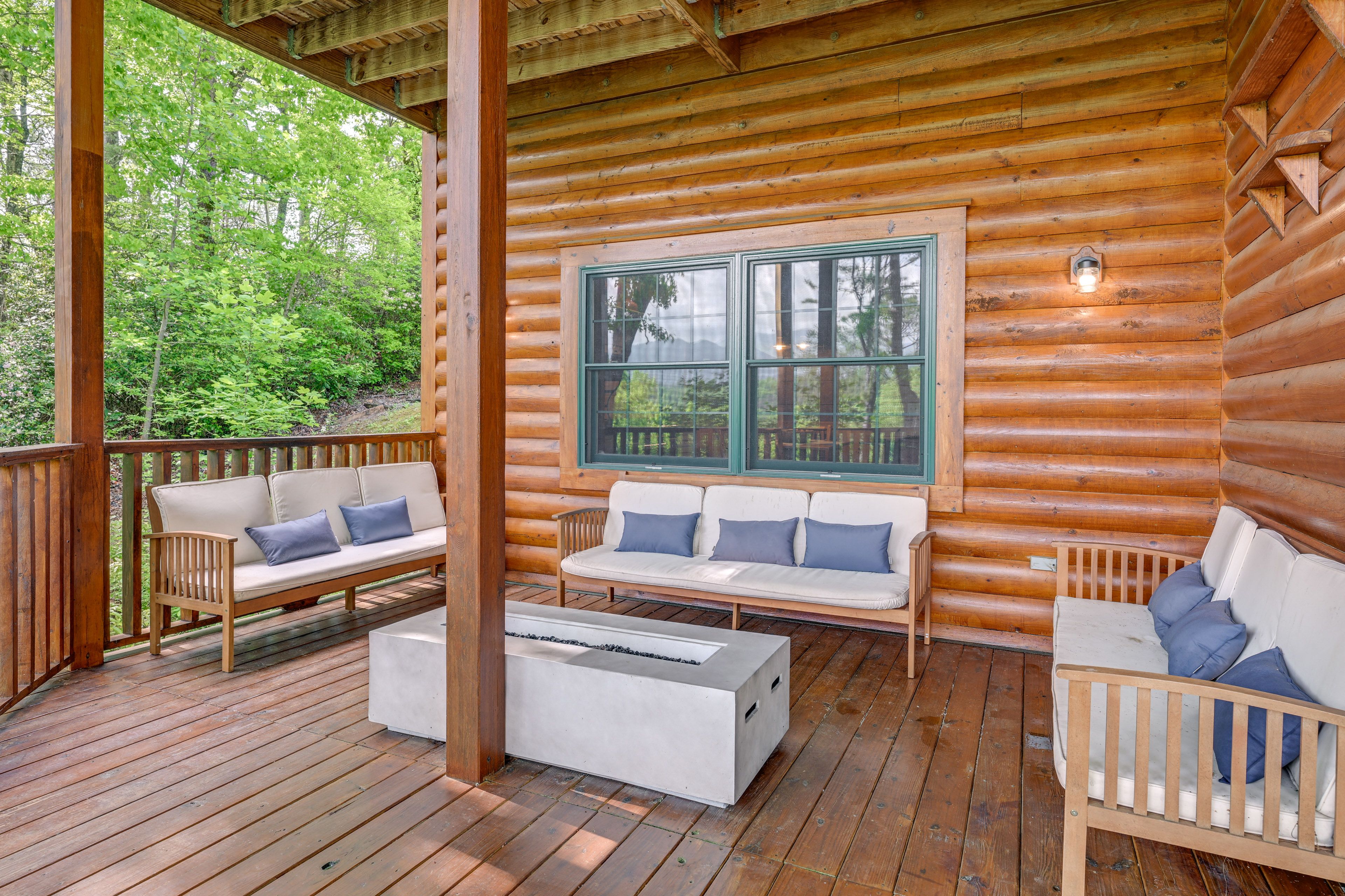 Lower Deck | Swings | Gas Fire Pit | Lounge Seating