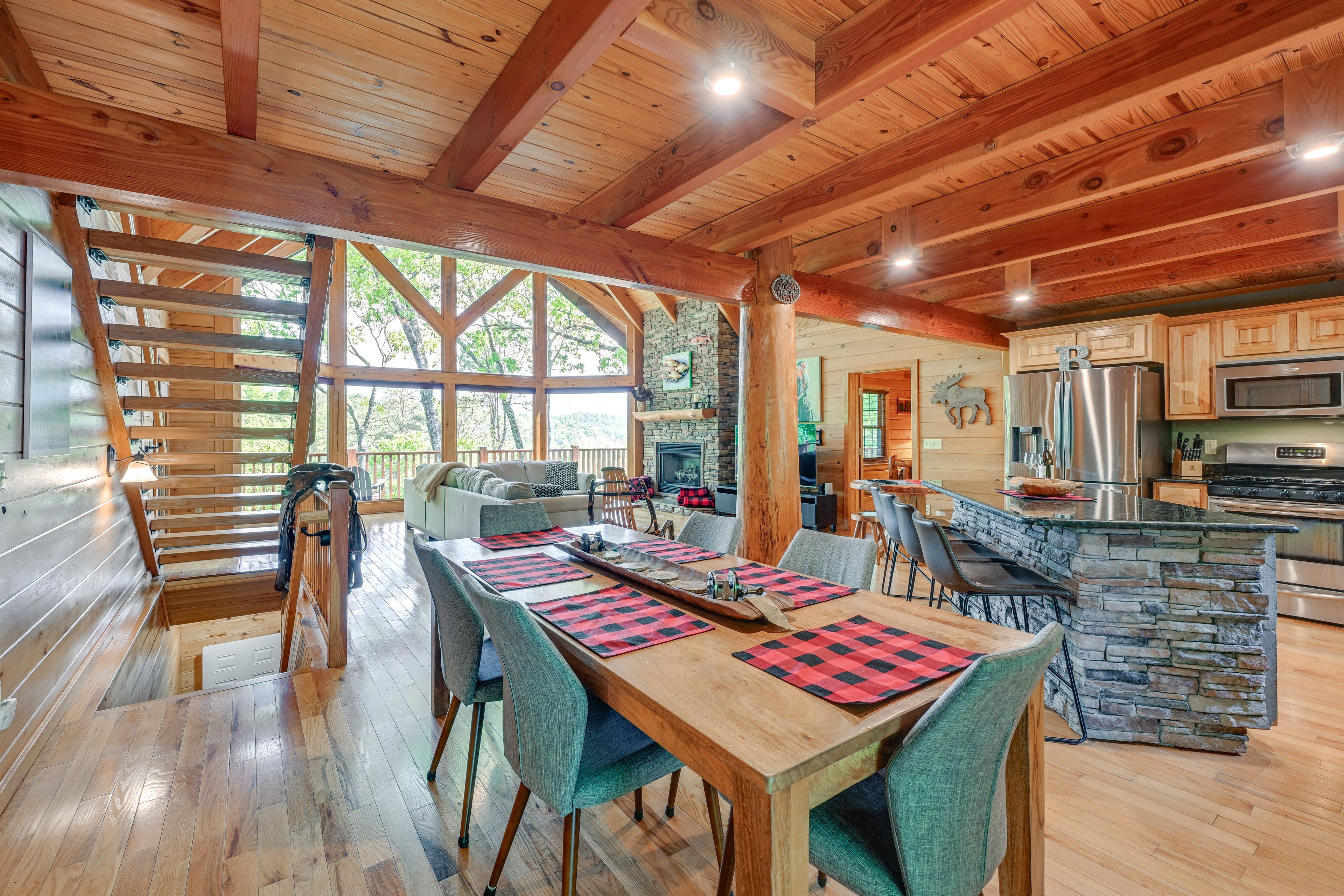 Main Dining Area | Dishware/Flatware Provided | 2nd Floor