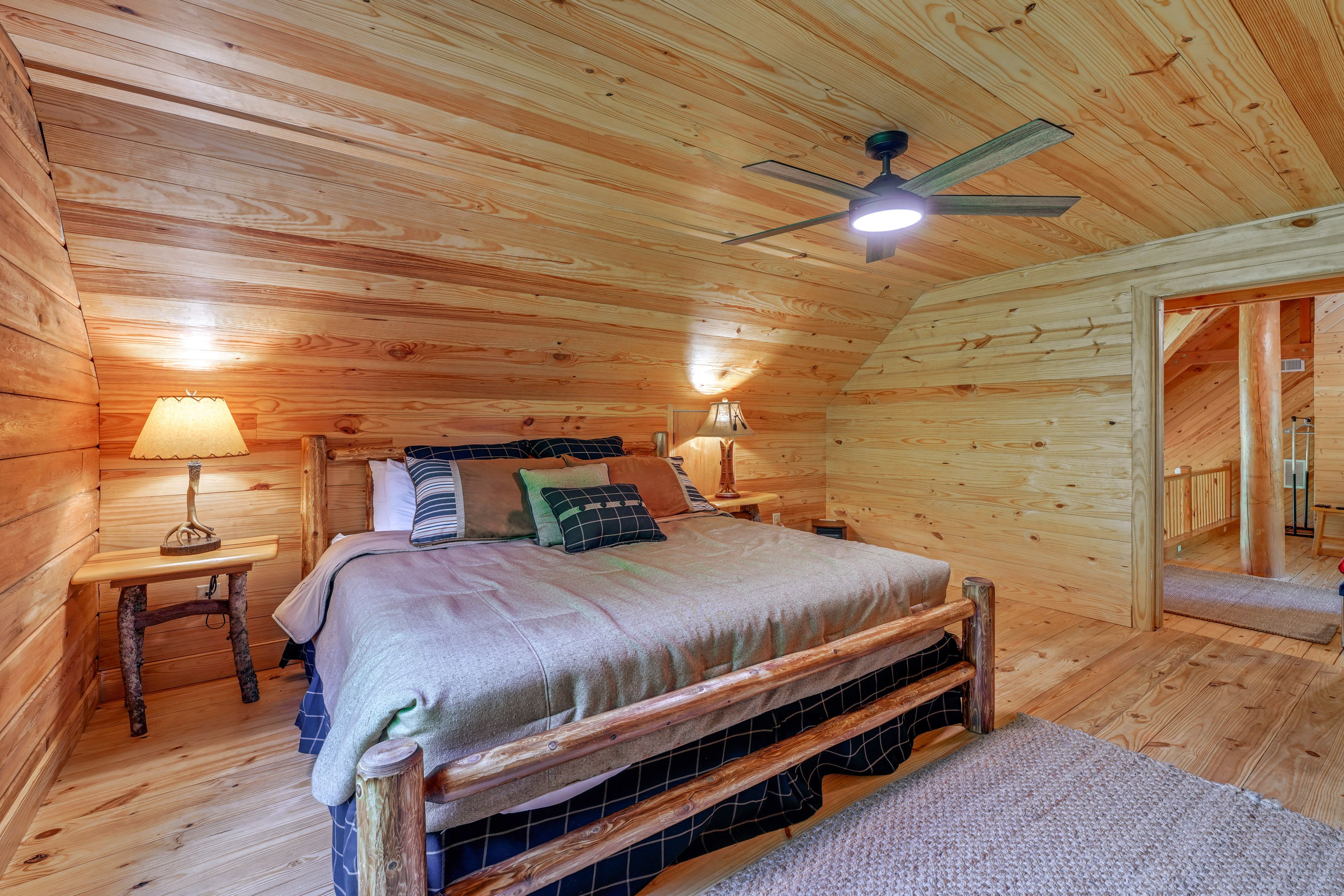 Bedroom 1 | King Bed | 3rd Floor