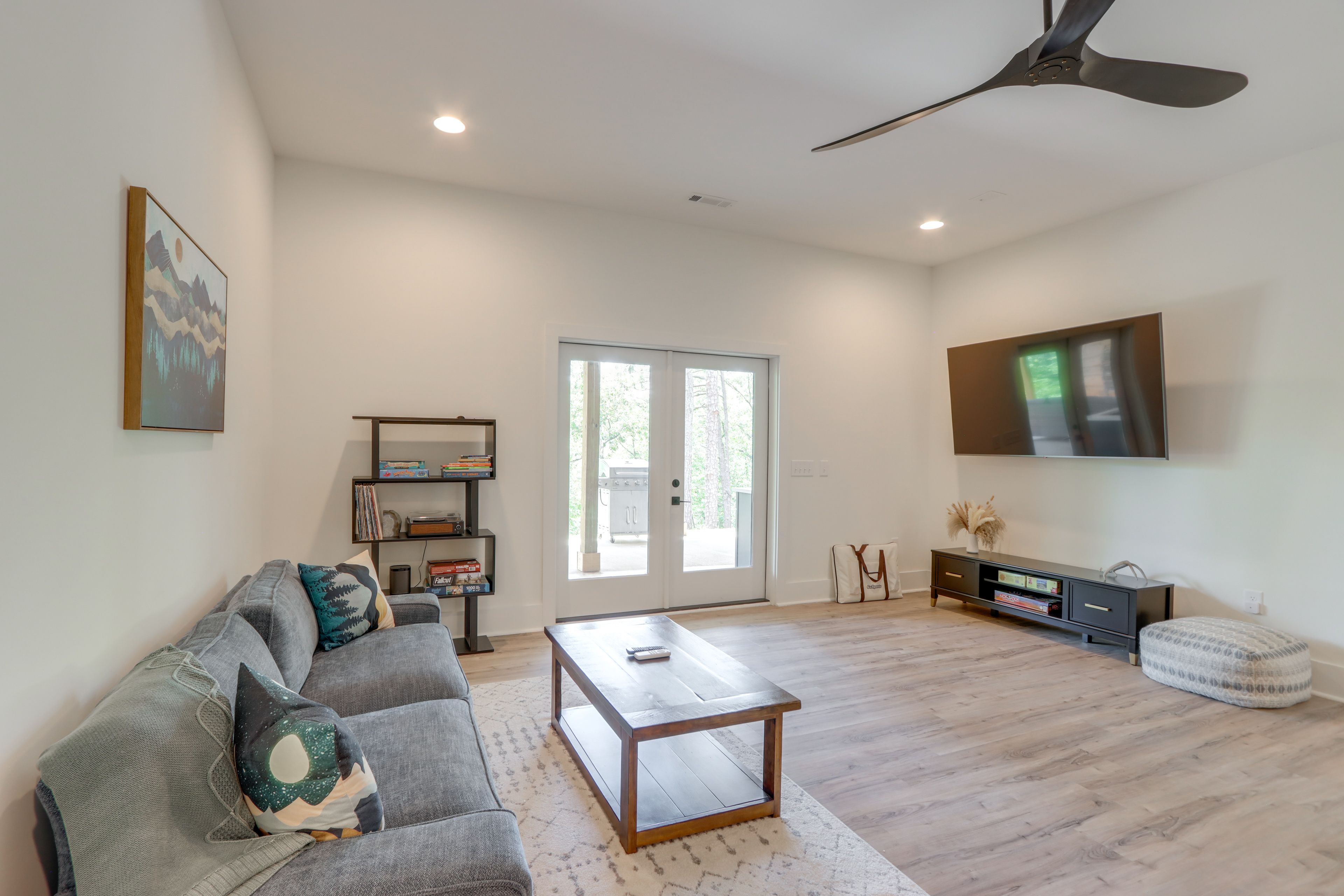 Family Room | 1st Floor | Free WiFi