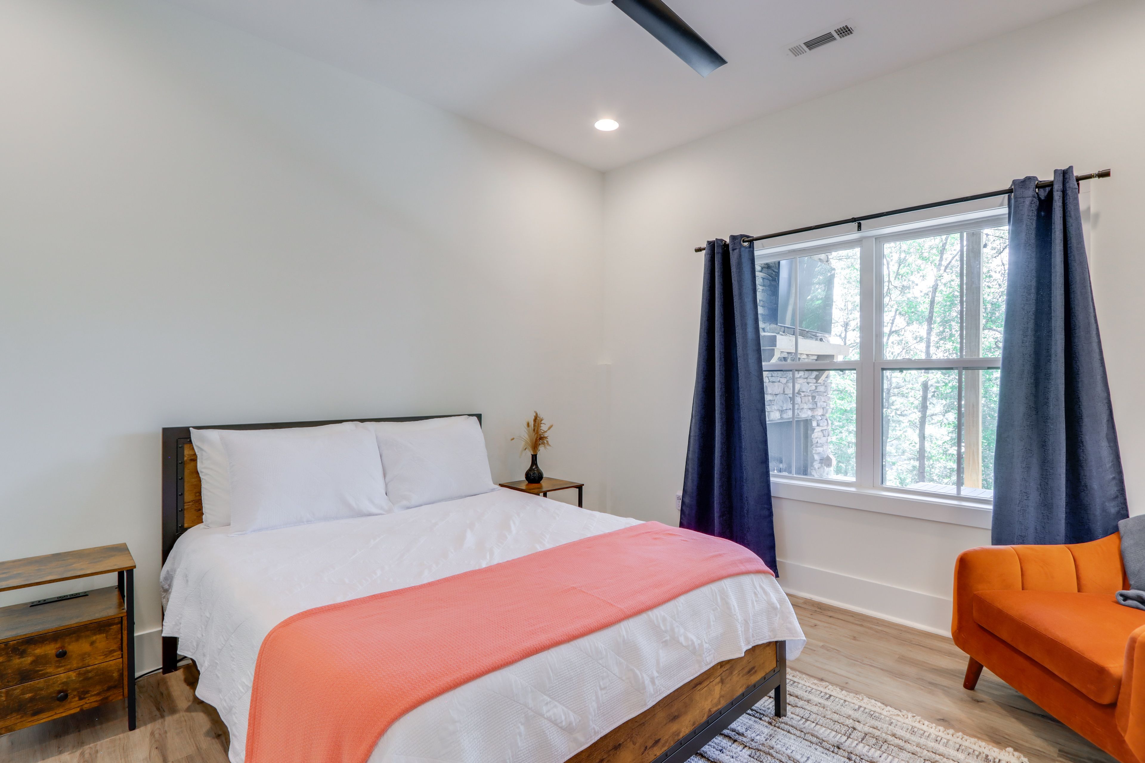 Bedroom 3 | 1st Floor | Queen Bed | Linens Provided