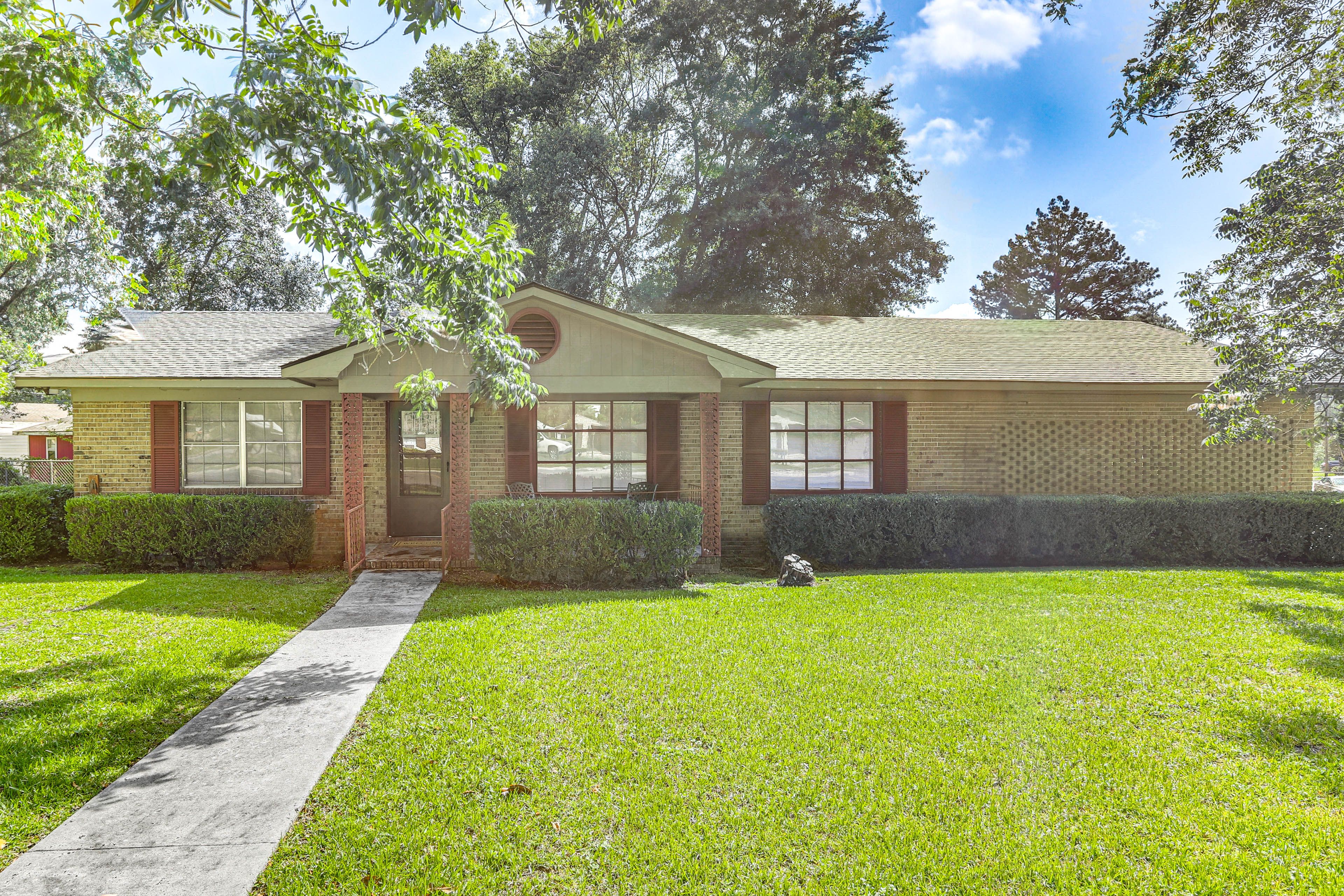 Property Exterior | Single-Story Home | Keyless Entry