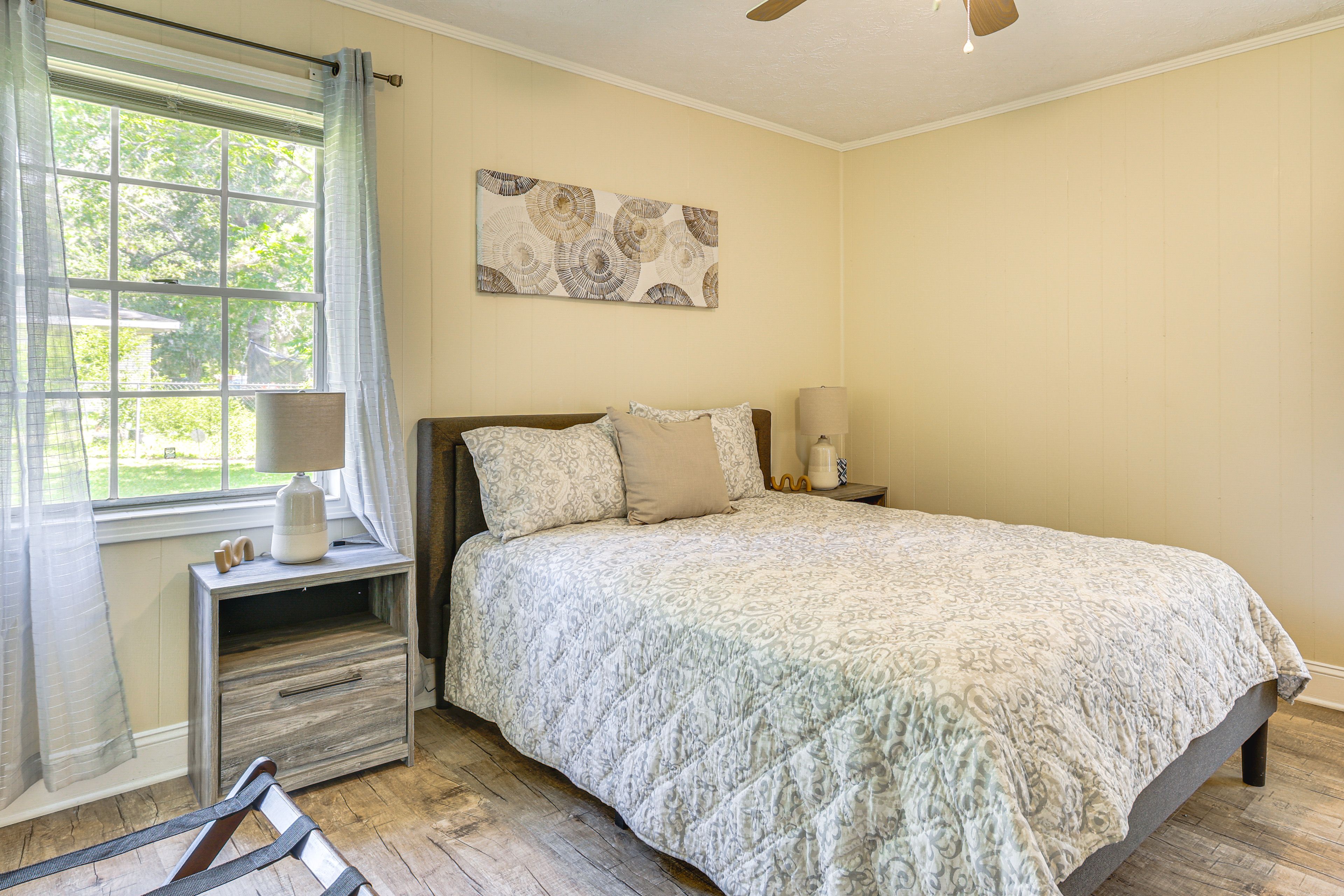 Bedroom 2 | Queen Bed