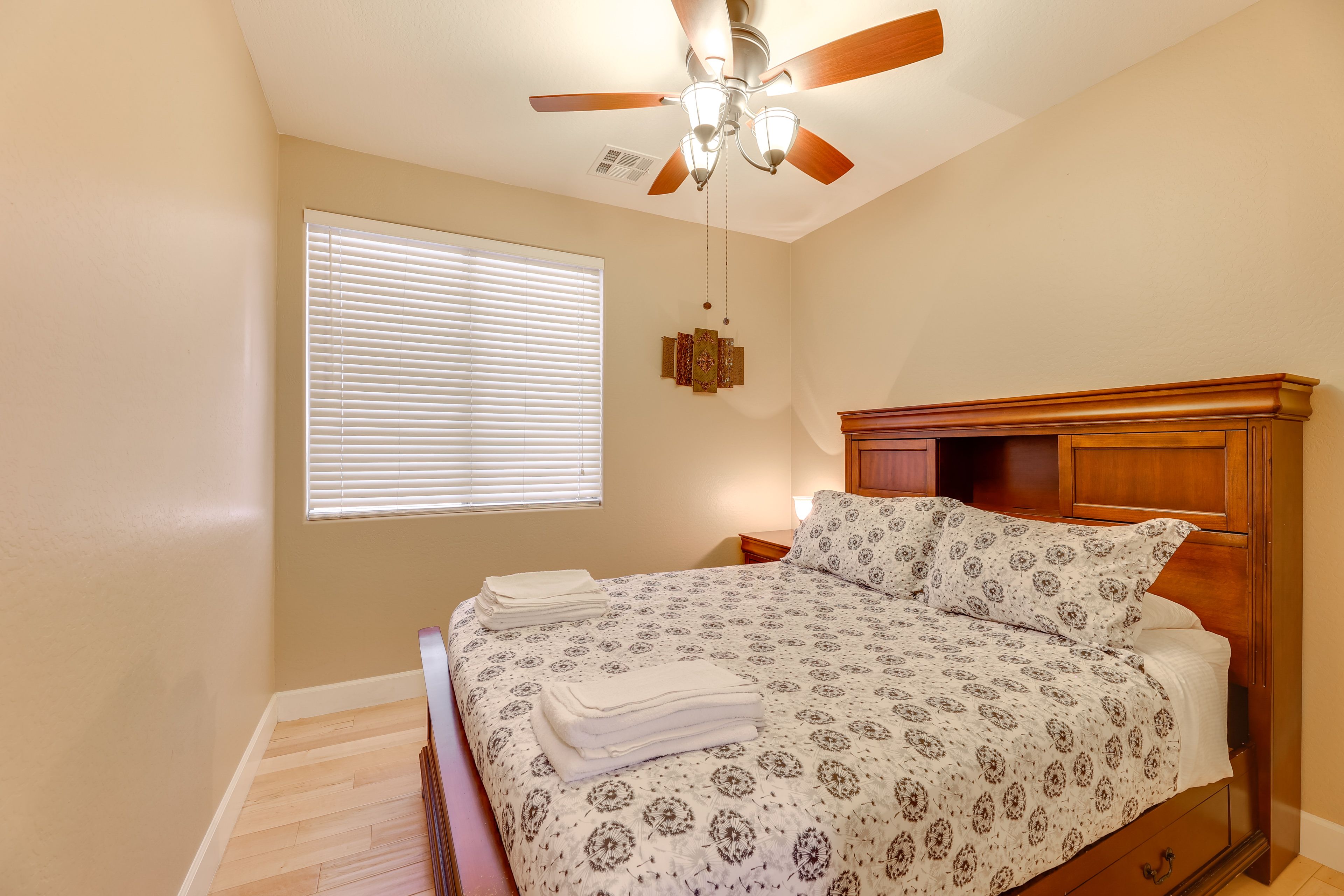 Bedroom 2 | Queen Bed