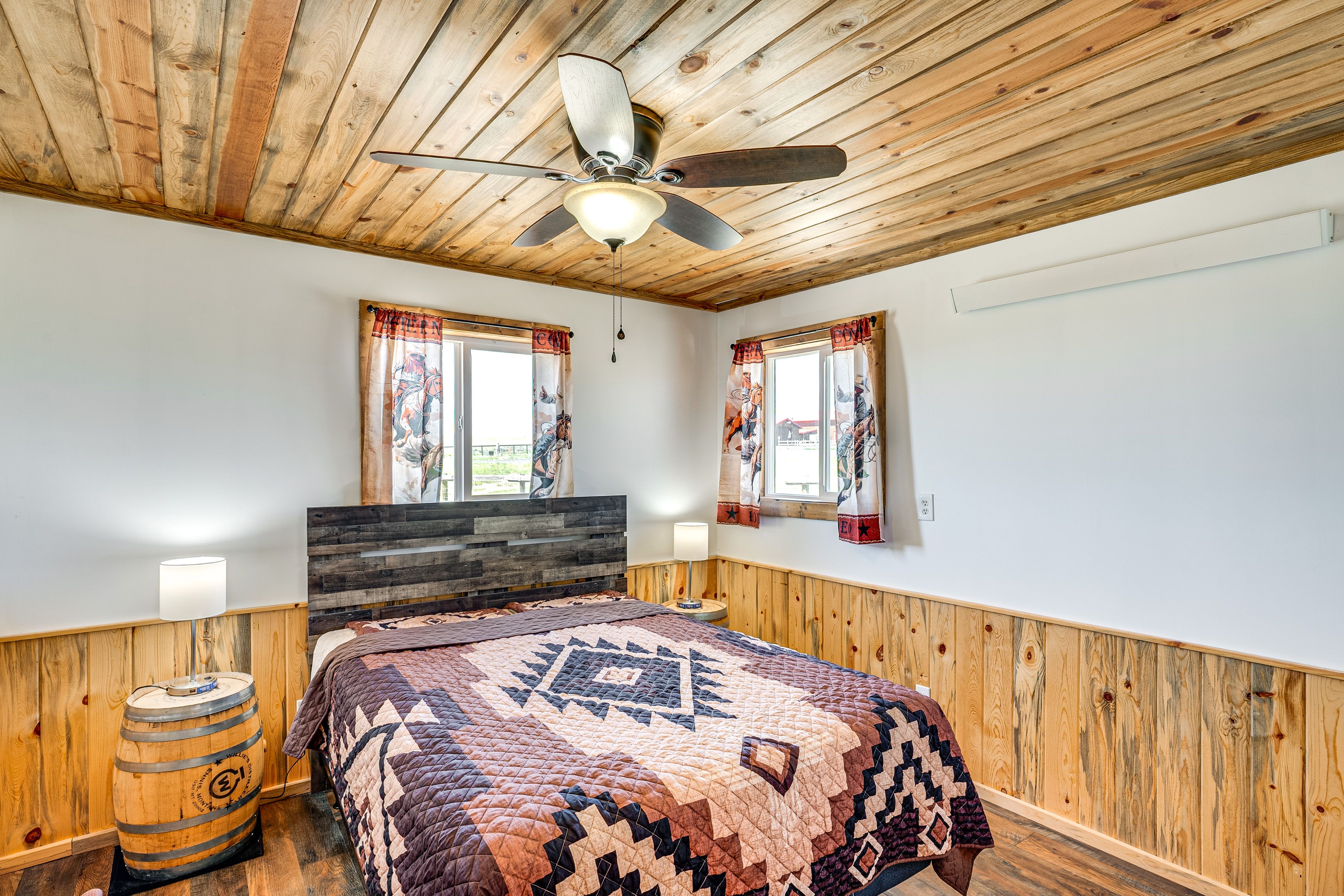 Bedroom 2 | Queen Bed | Ceiling Fans