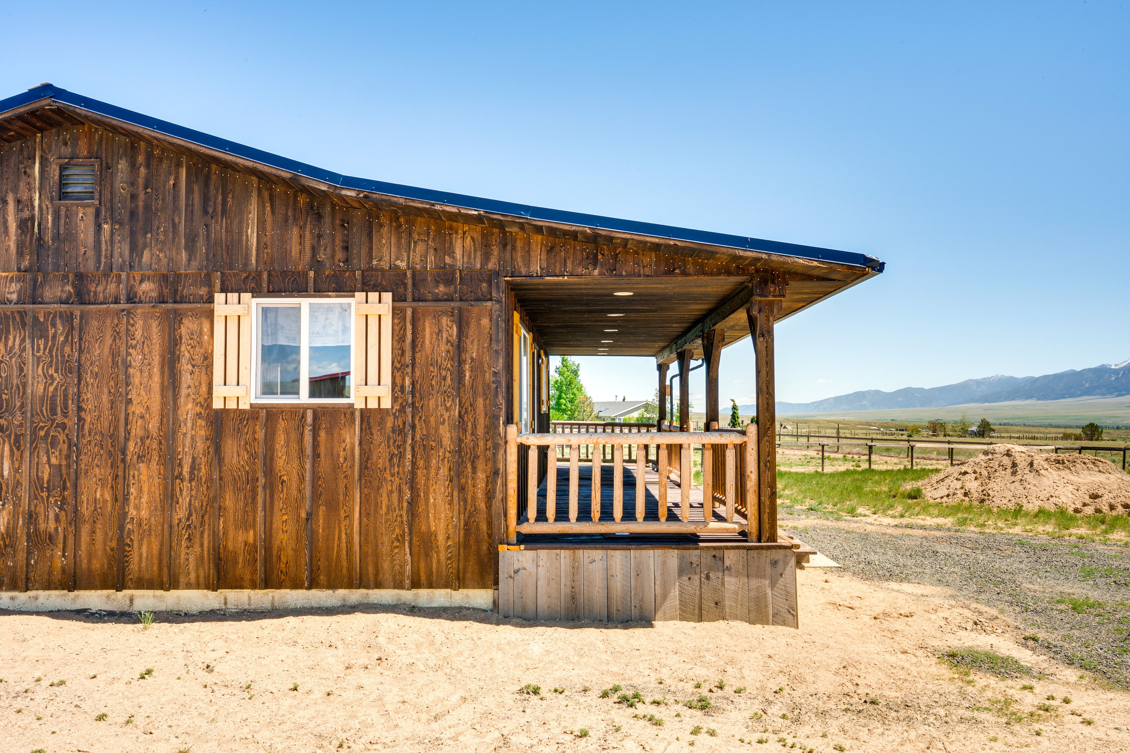 Home Exterior | Parking | Driveway (2 Vehicles)