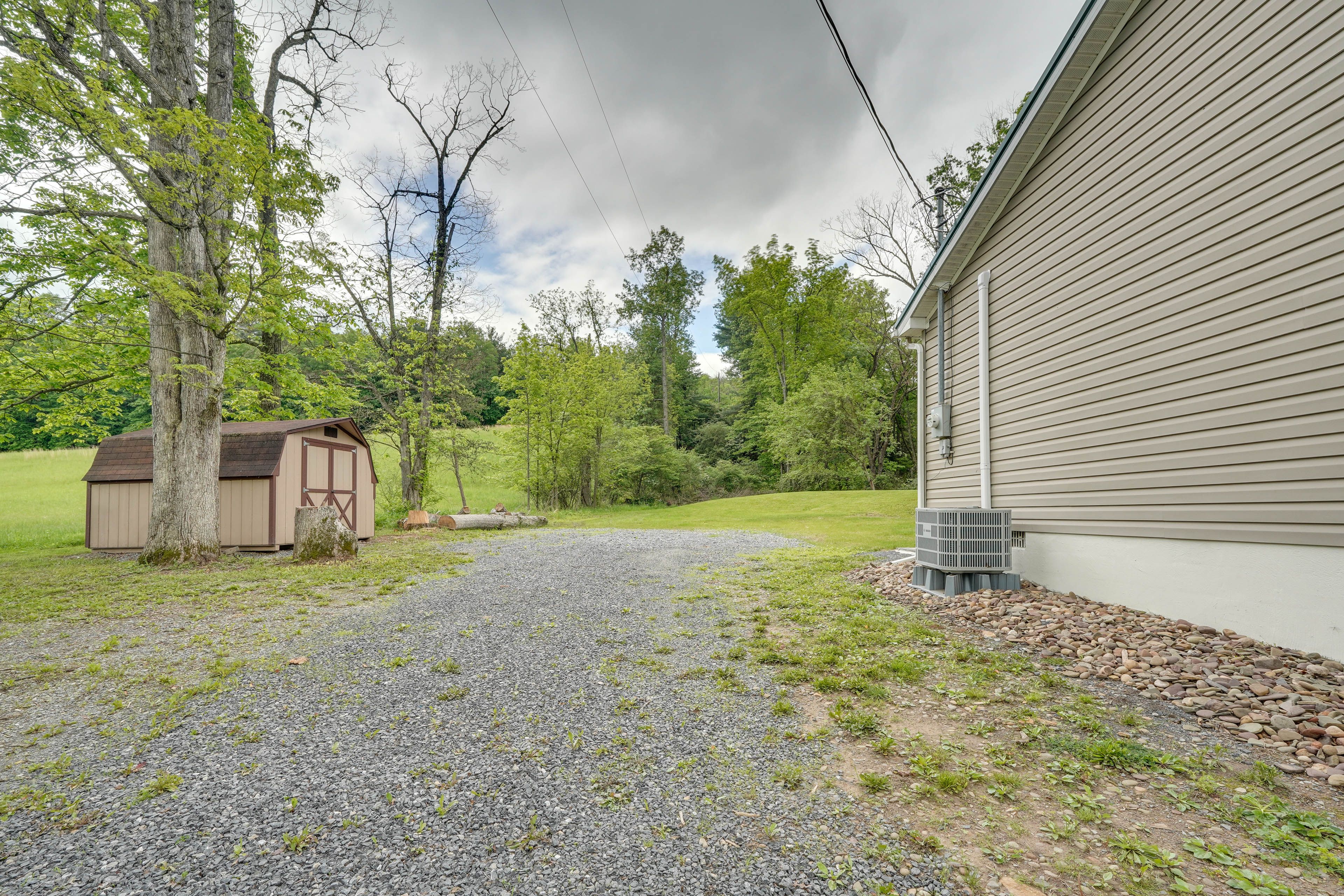 Parking | Driveway (2 Vehicles)
