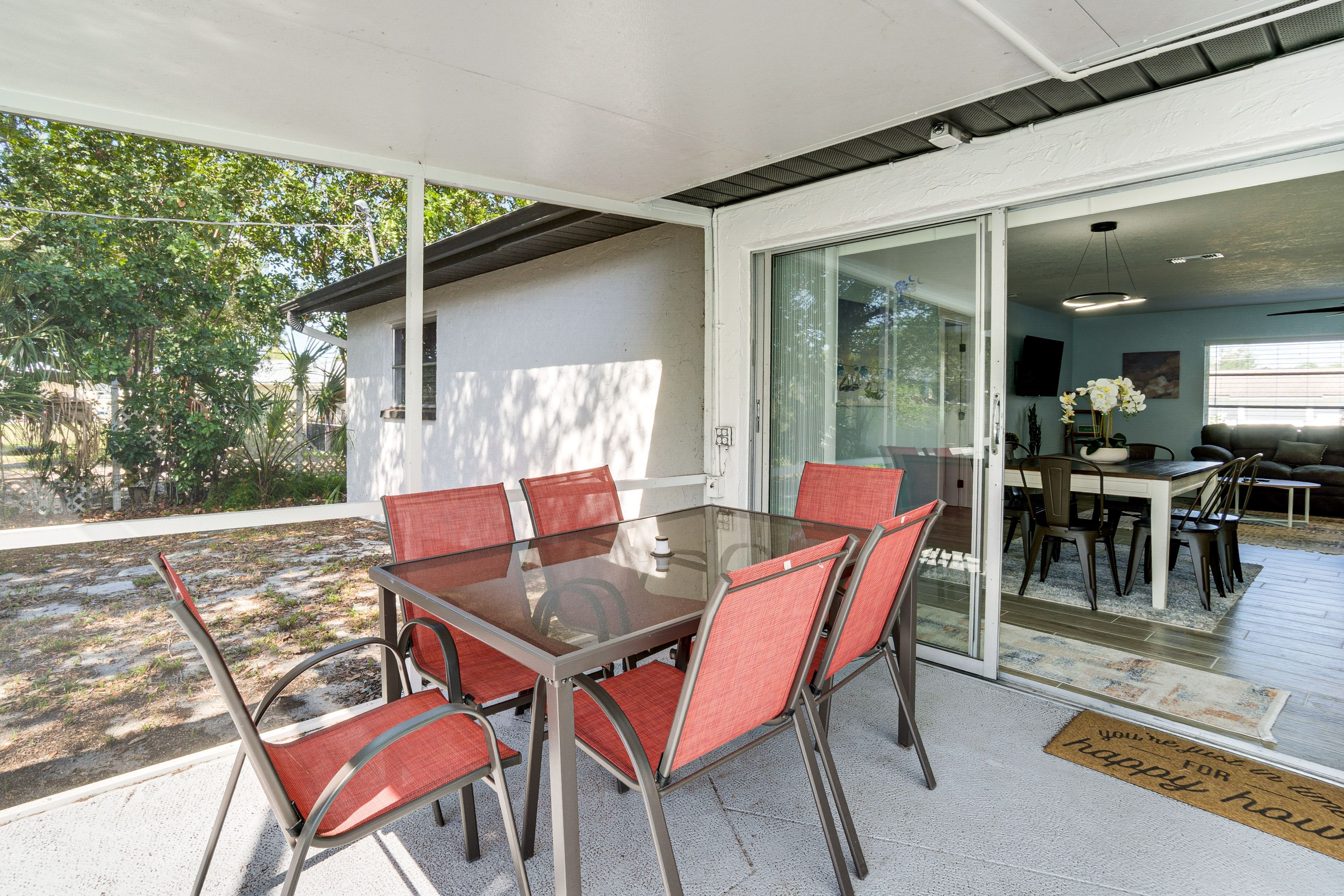 Screeened-In Lanai | Dining Area | Seating