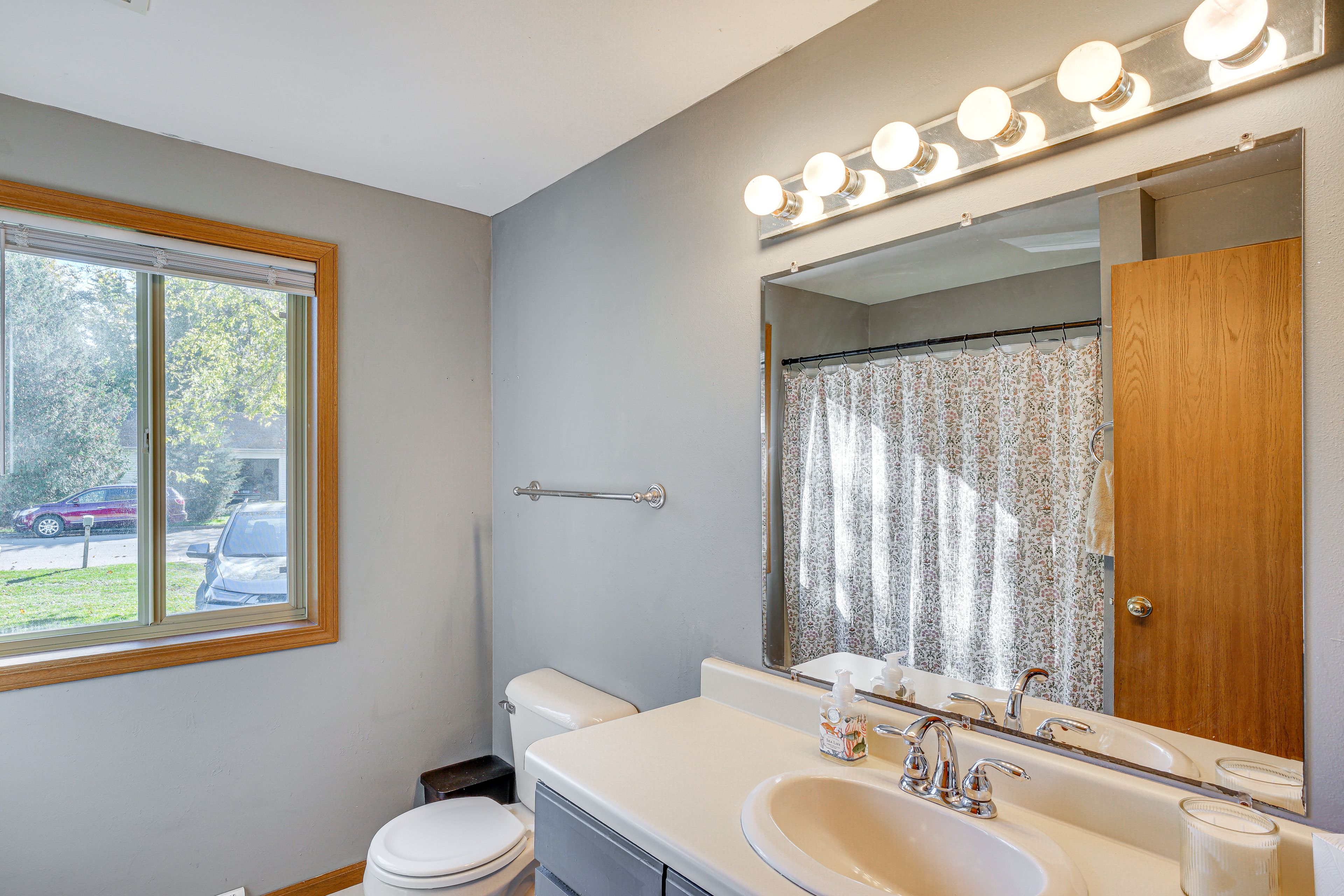 Bathroom | 1st Floor