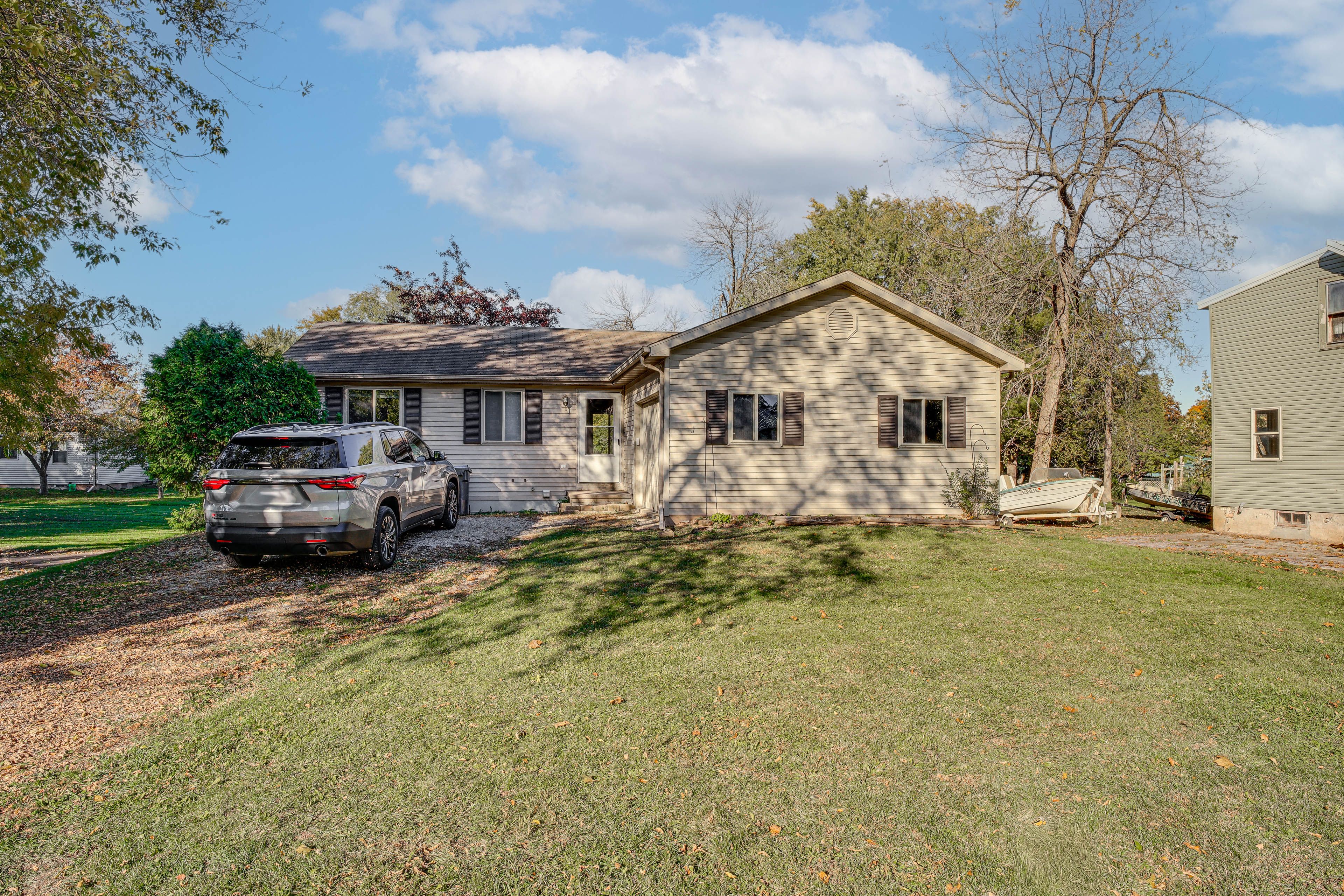 Parking | Driveway (4 Vehicles)