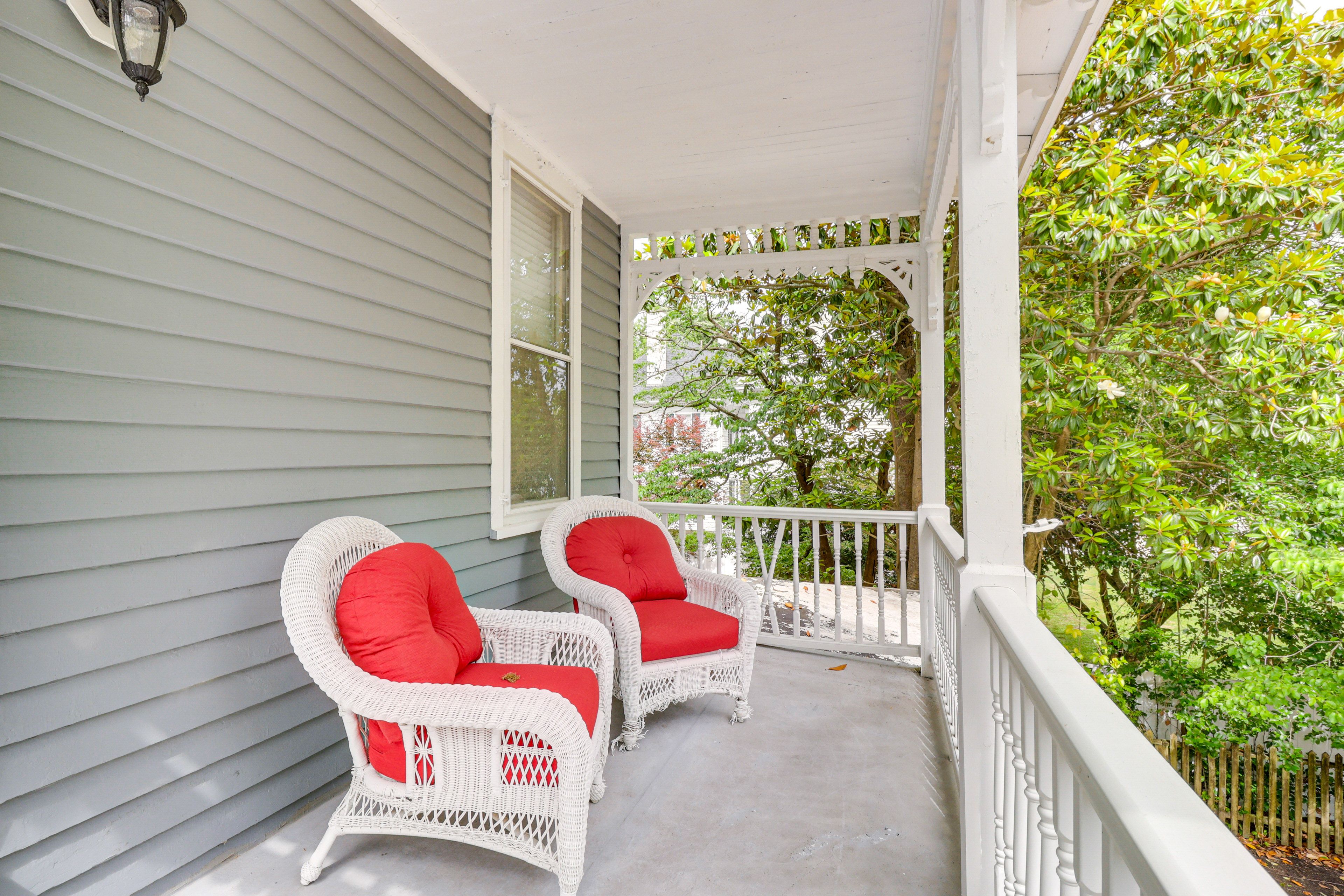Balcony | Seating