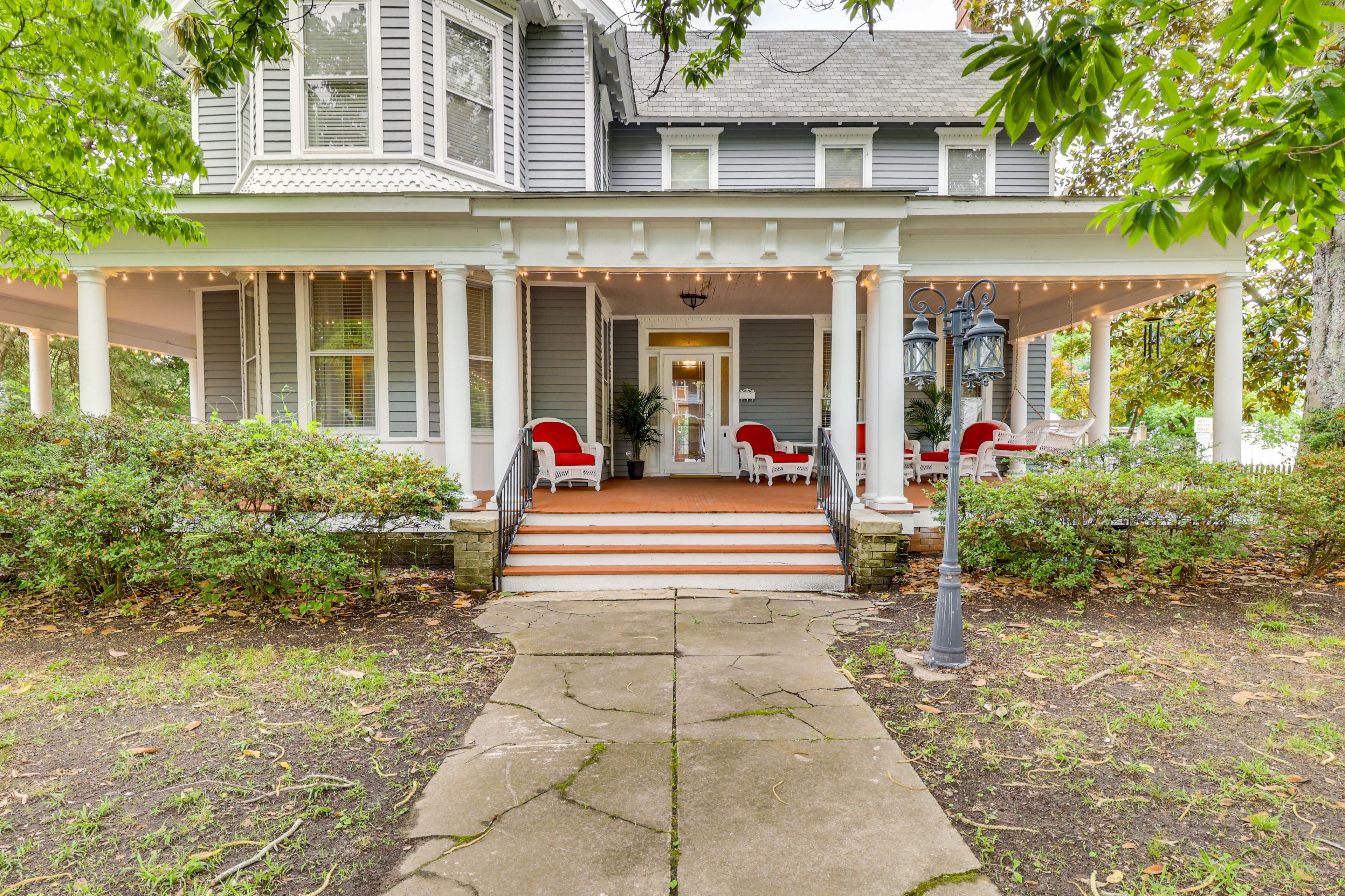 Property Exterior | Free Street Parking