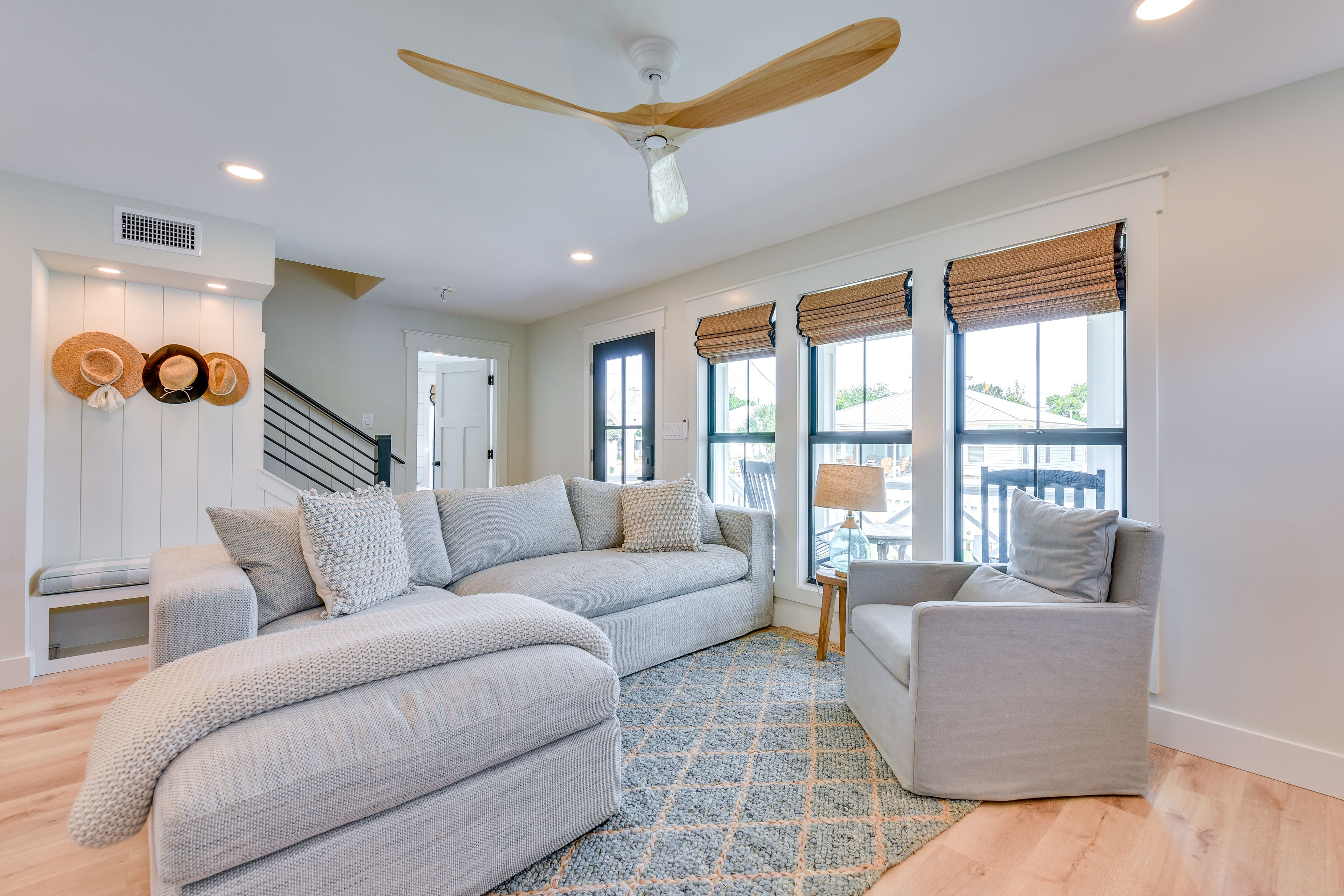 Living Room | Free WiFi | Smart TV | Central A/C | Fireplace | 1st Floor