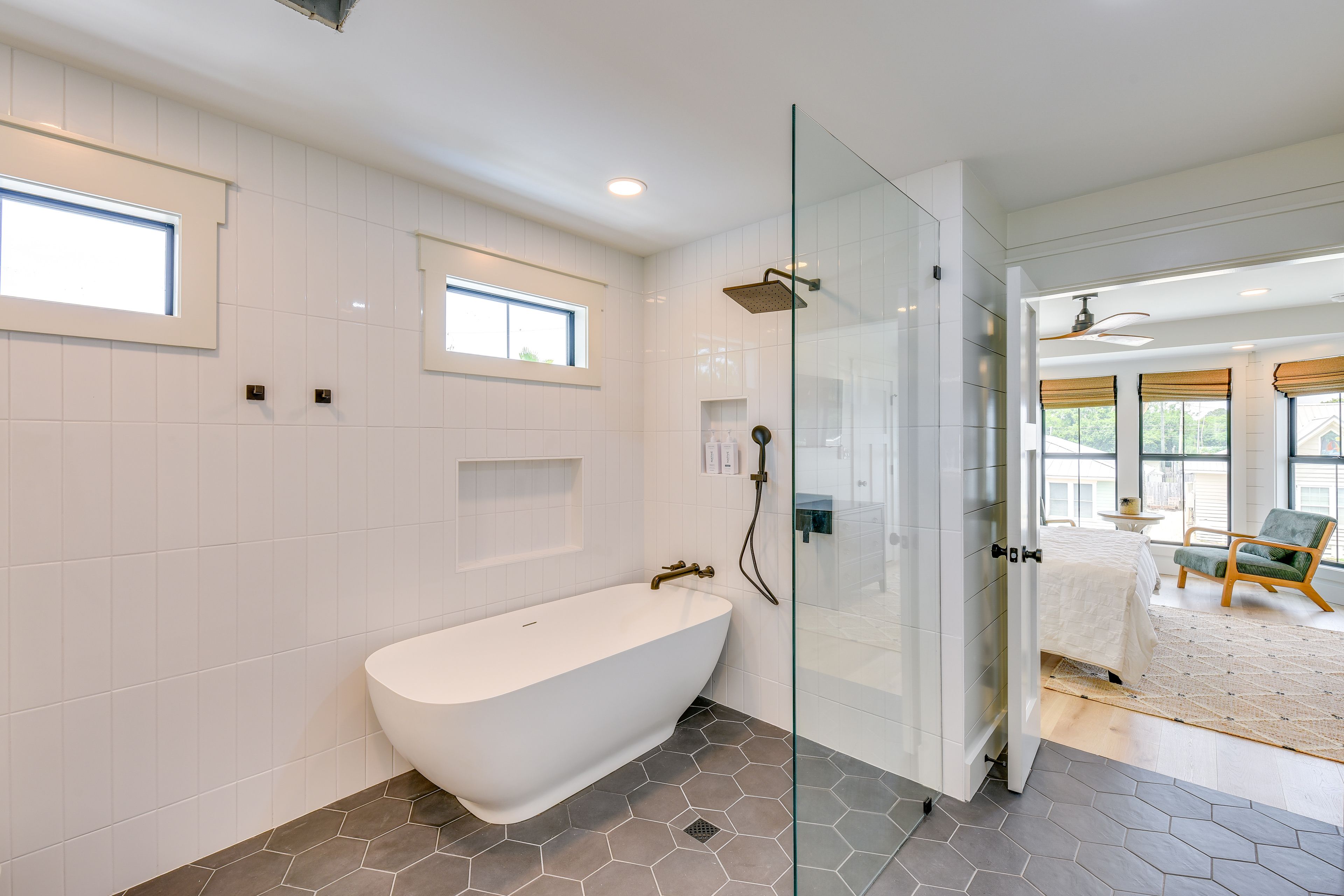 Full Bathroom | 2nd Floor