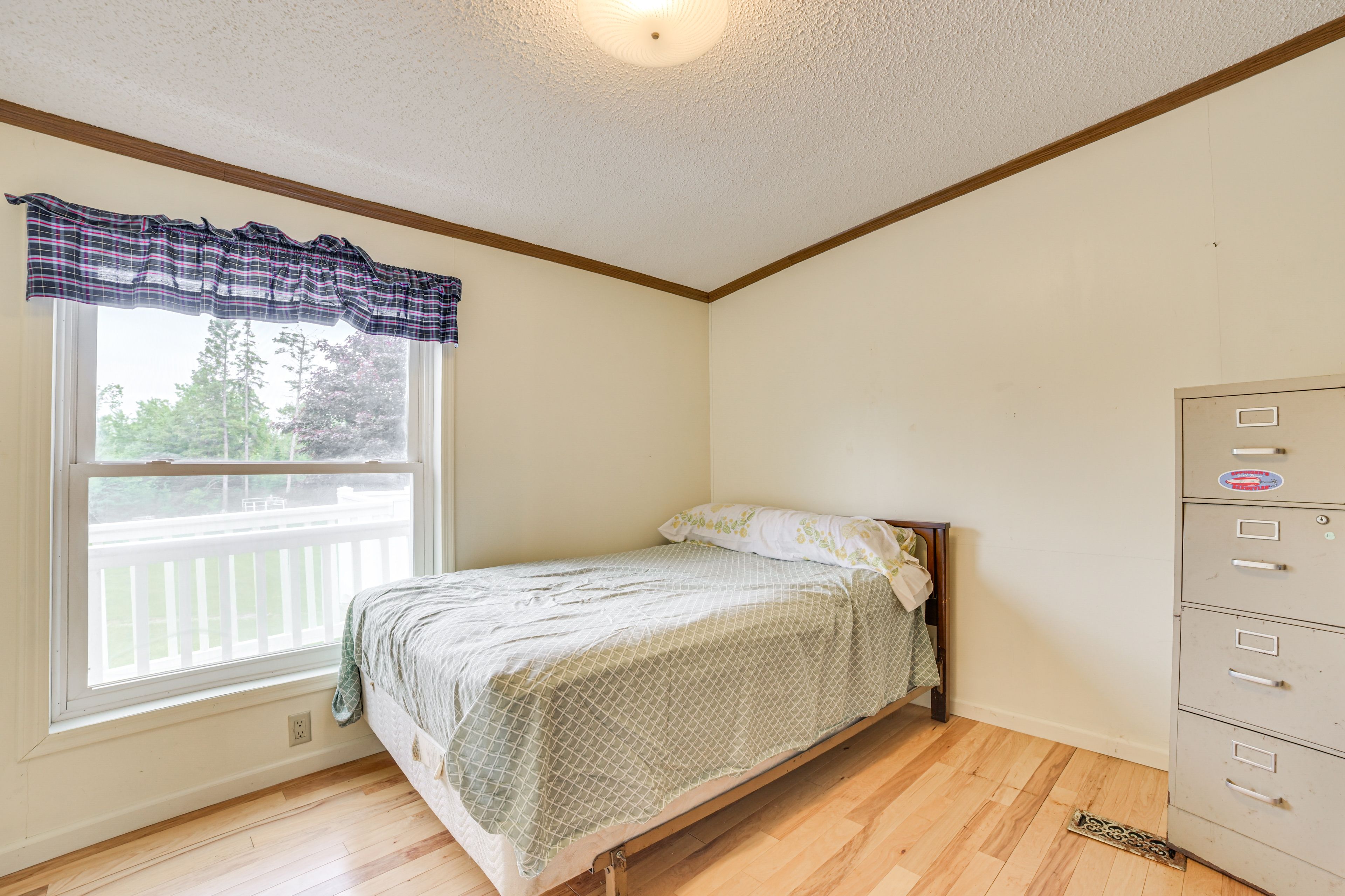Bedroom 2 | Queen Bed