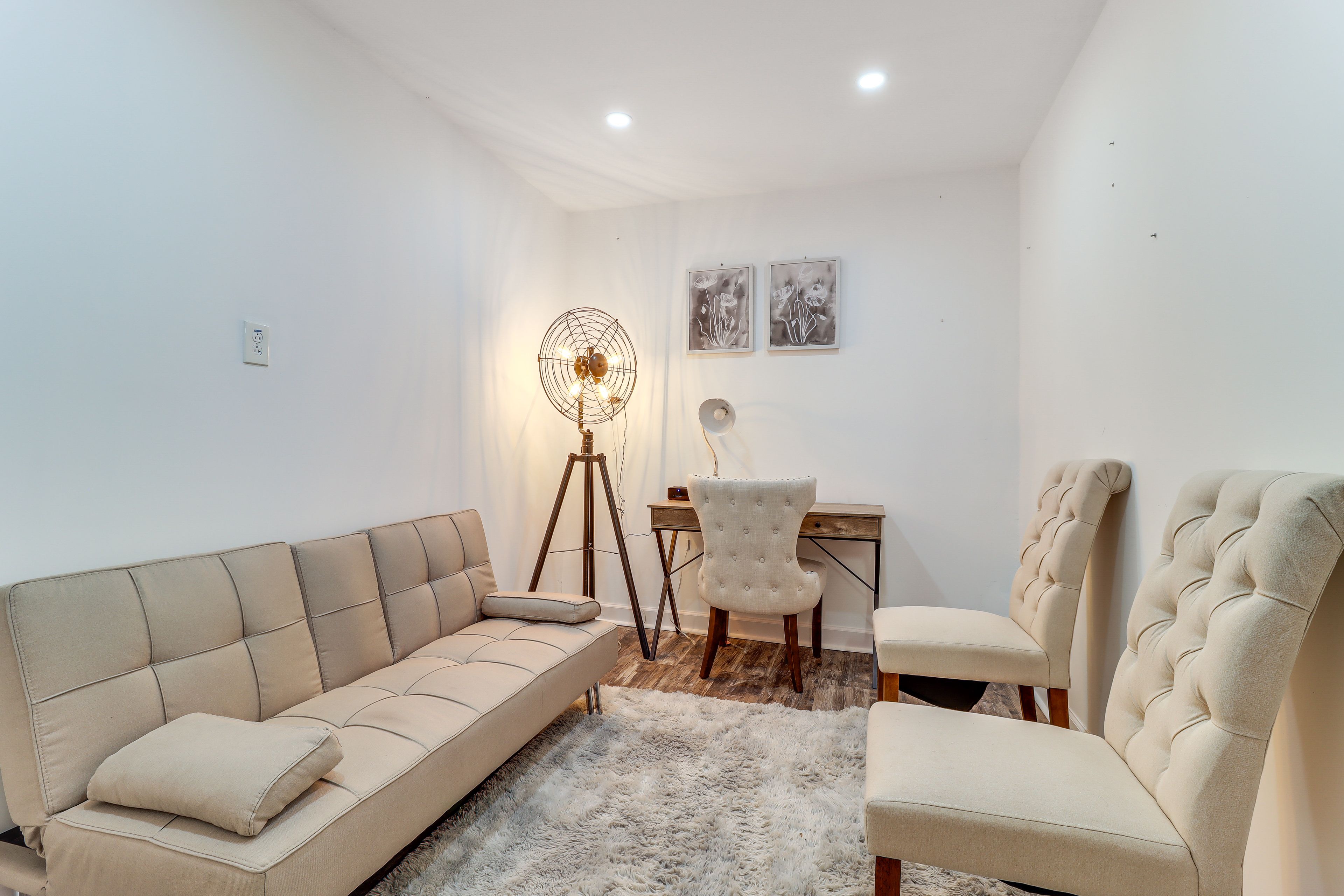 Office | Full Futon | Free WiFi | Access Via Garage