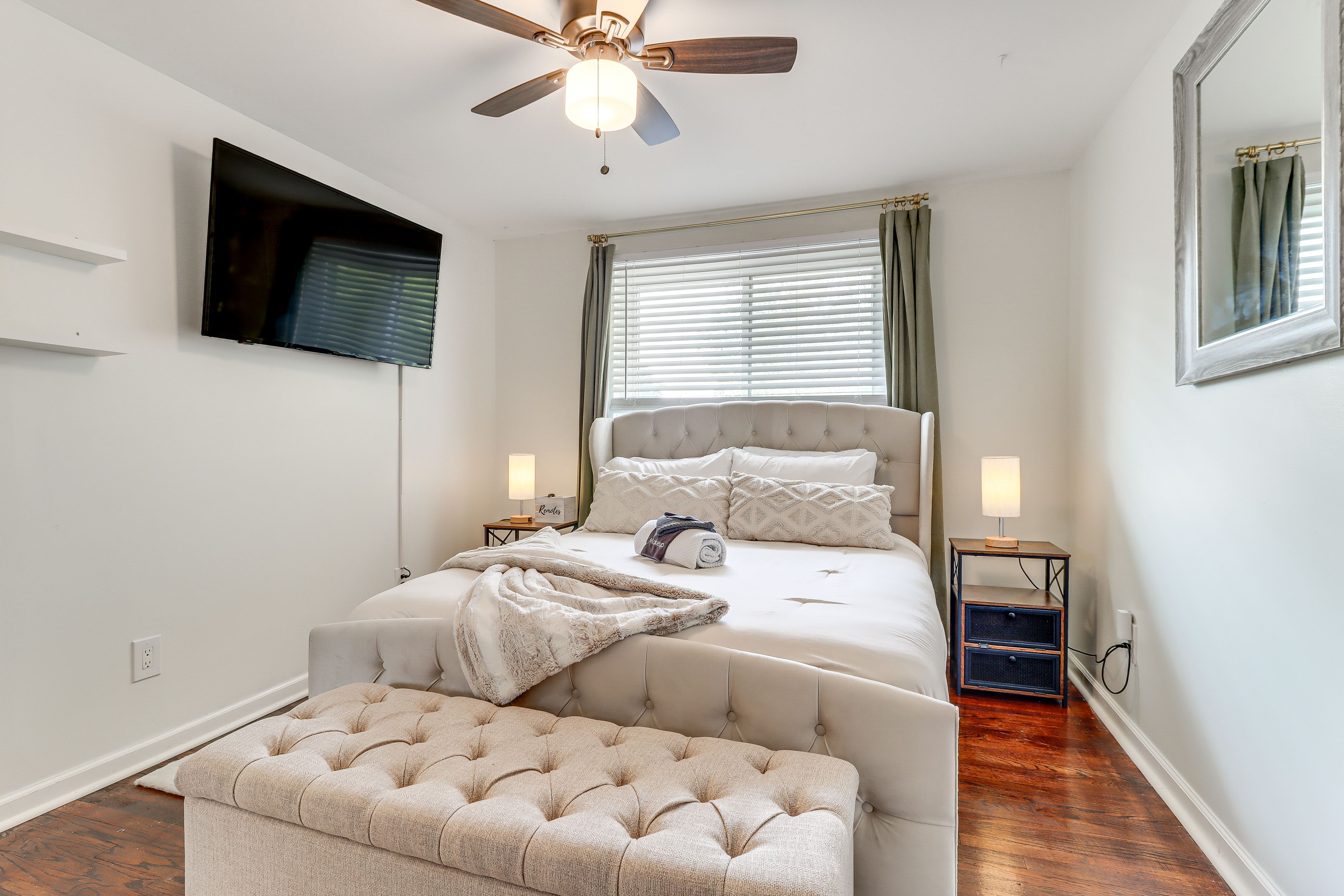 Bedroom 2 | Queen Bed | Upper Level