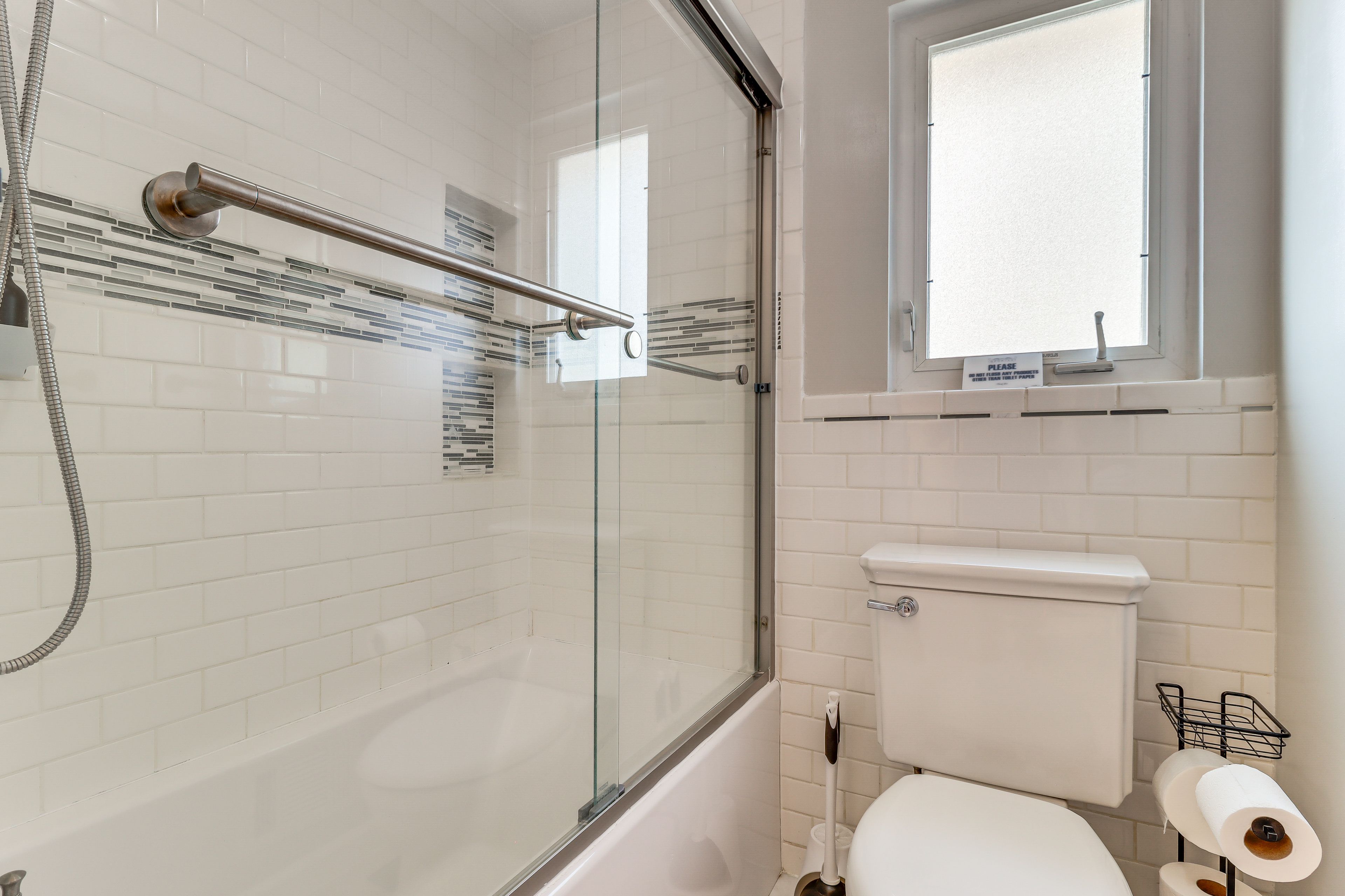 Full Bath | Towels | Hair Dryer | Upper Level