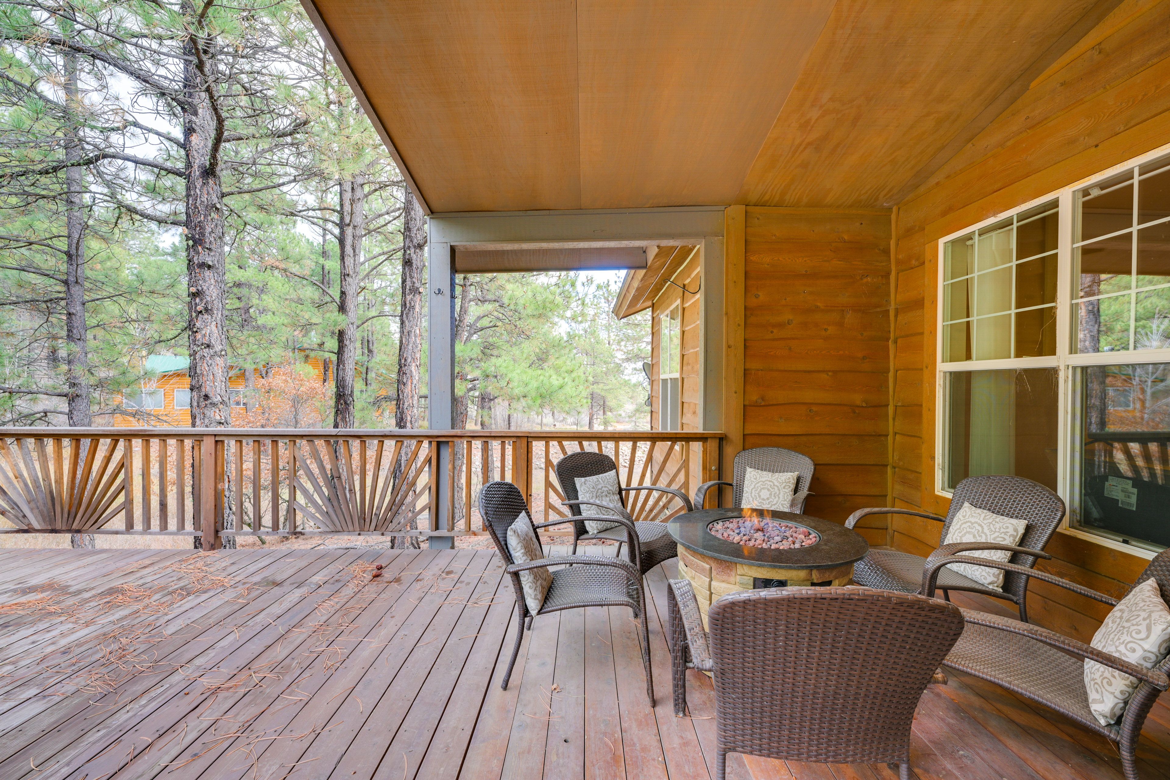 Furnished Deck | Propane Fire Pit