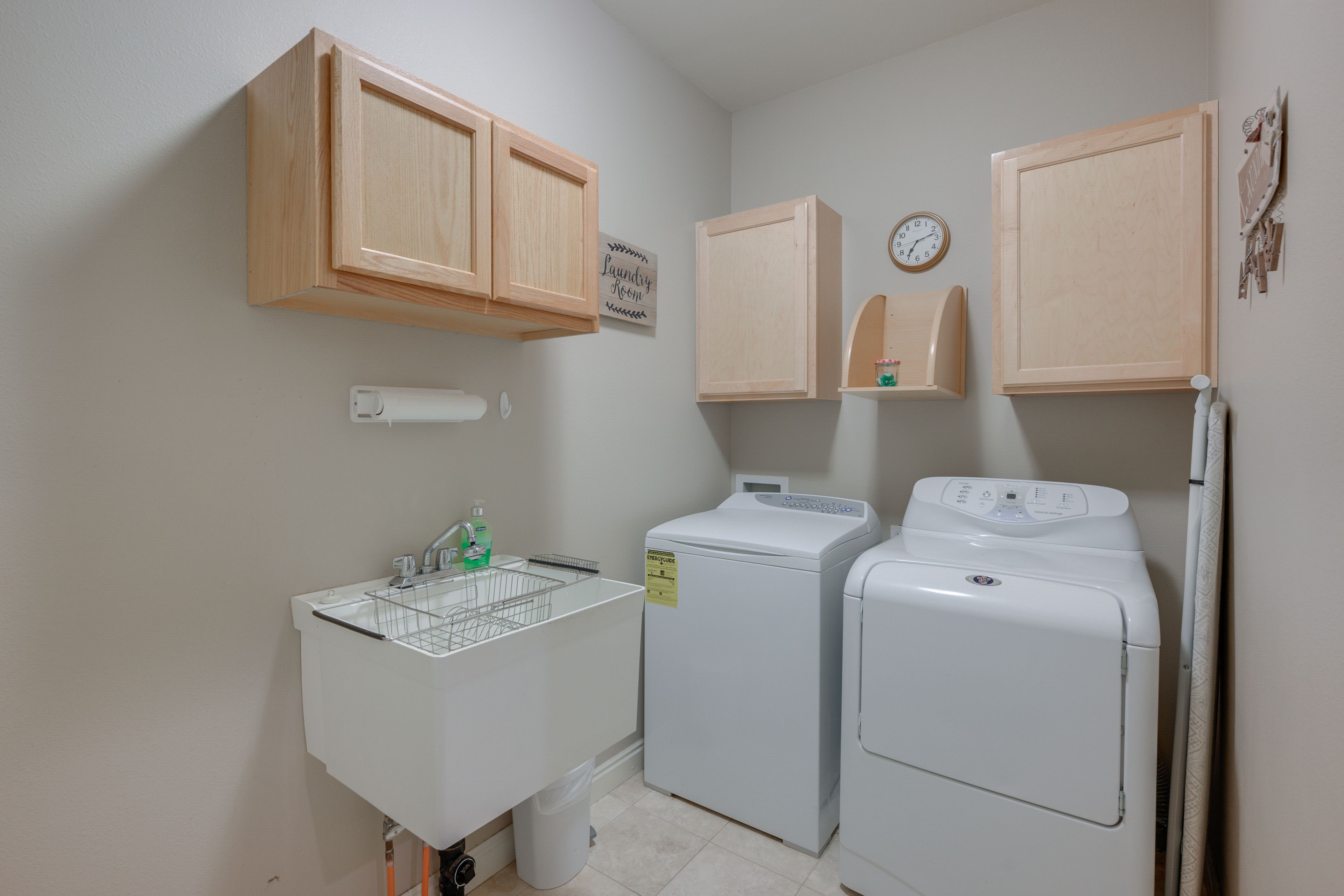 Laundry Room | Washer & Dryer