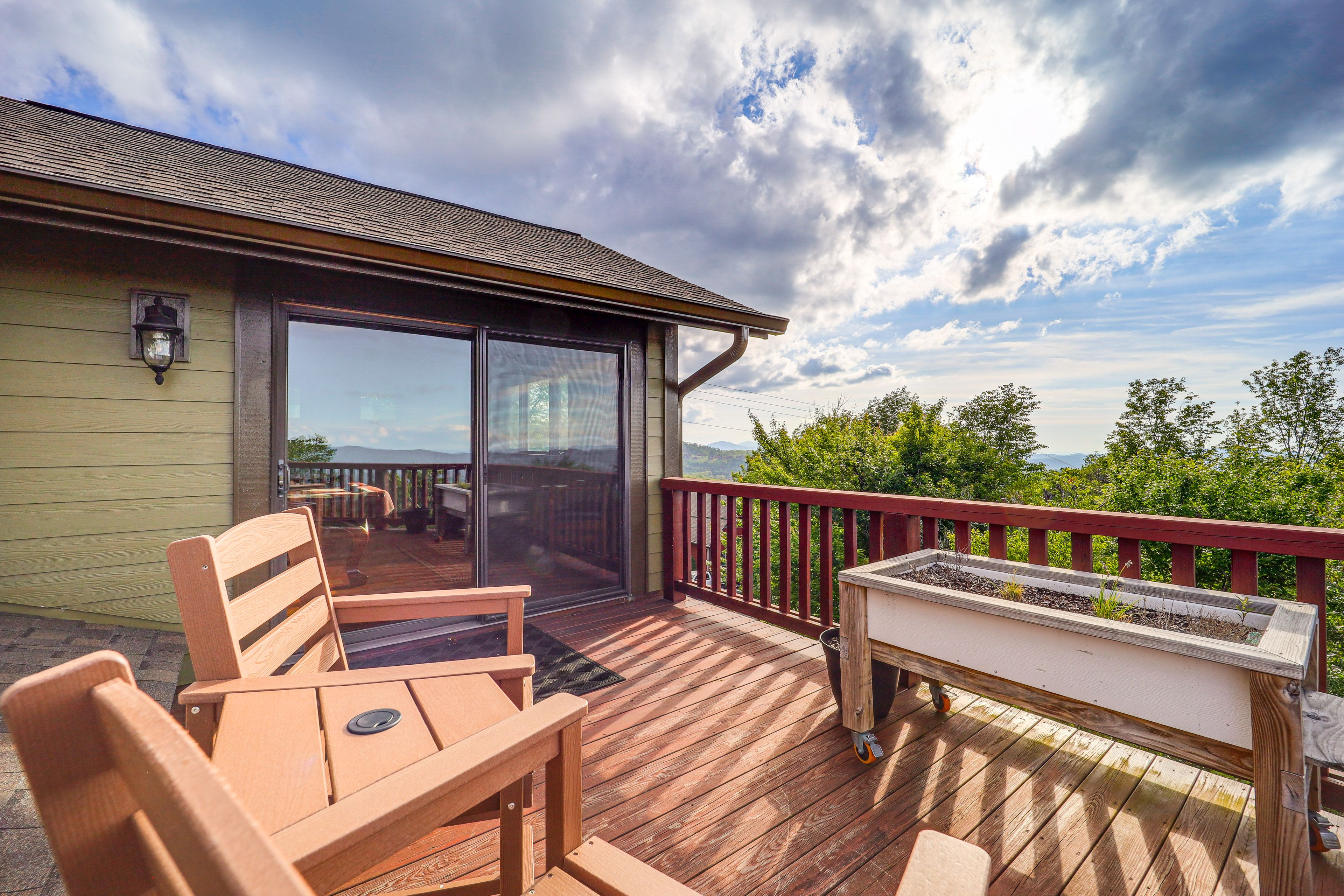 2nd-Floor Deck