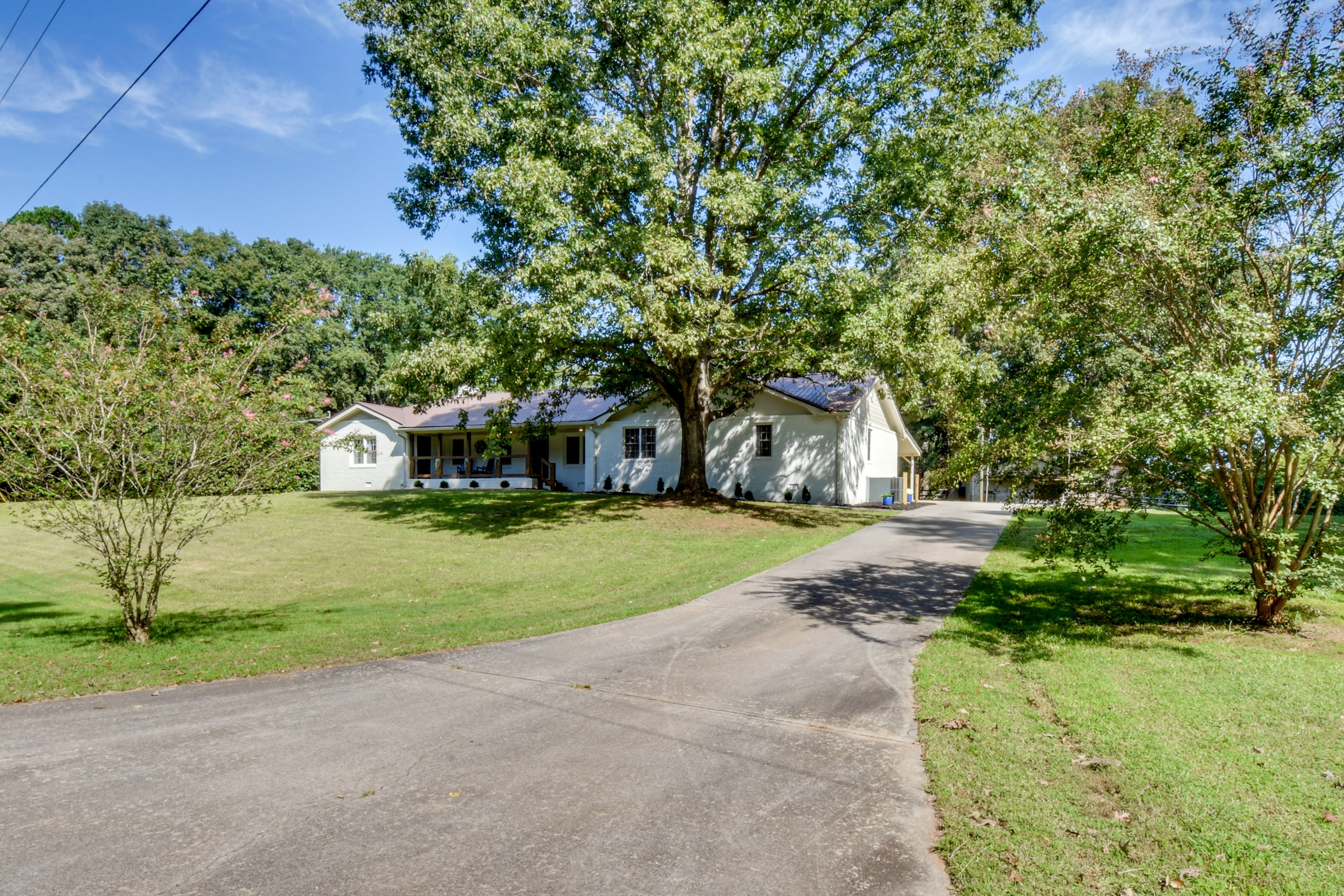 Exterior | Oak-Lined Property