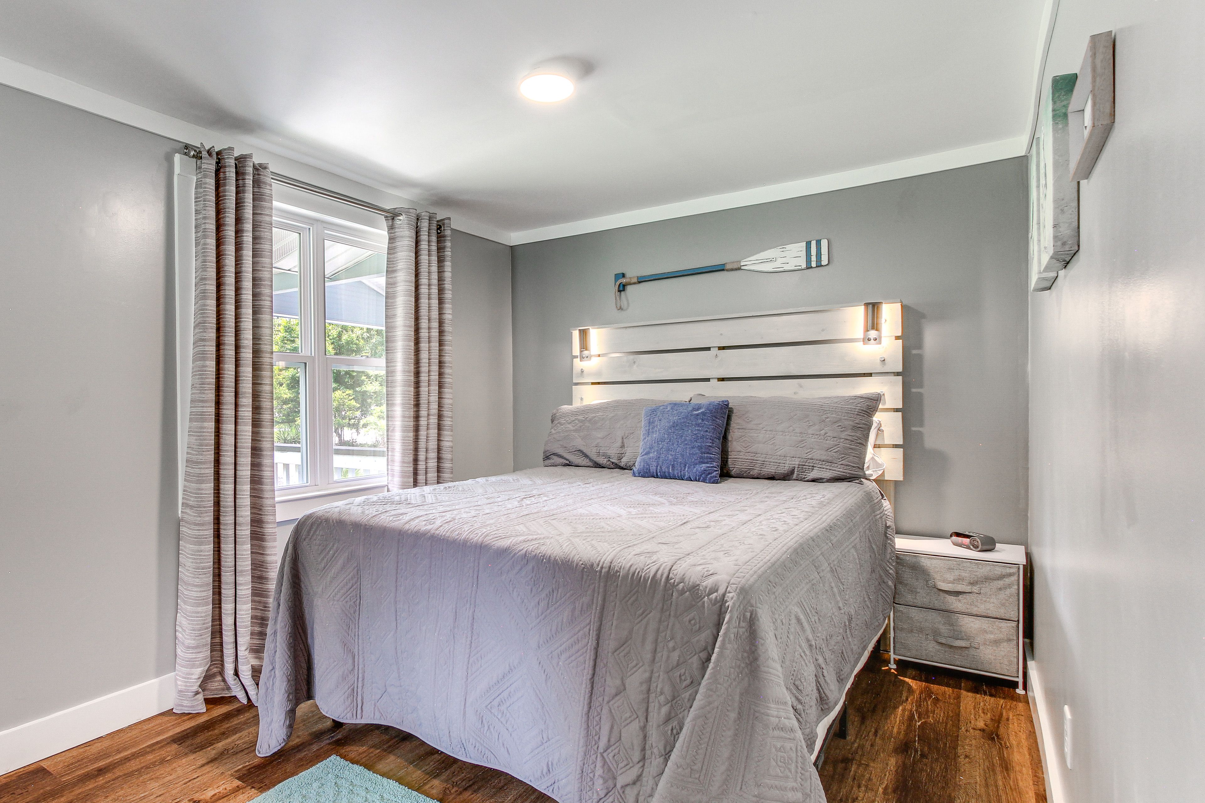 Bedroom 2 | Queen Bed