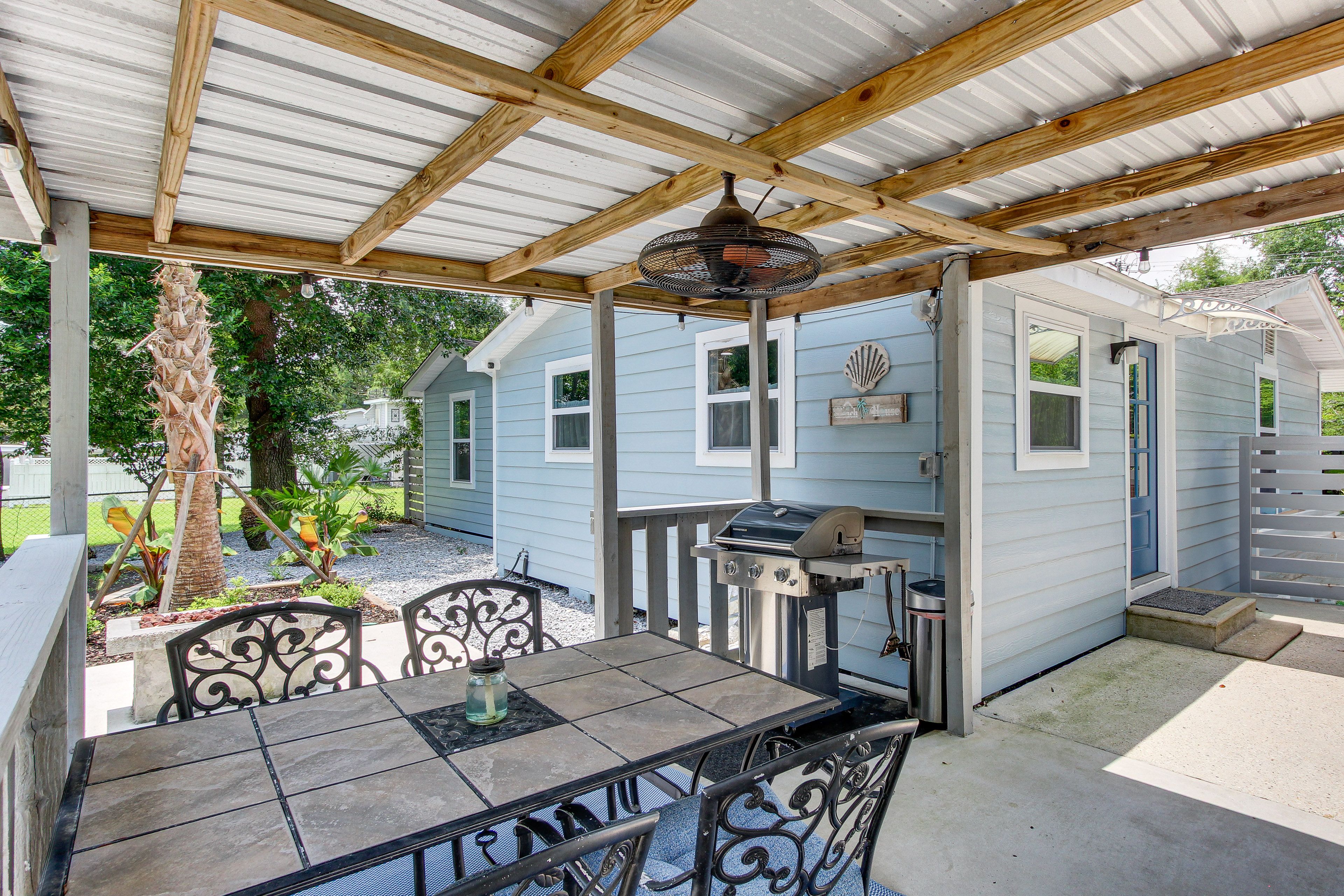 Covered Patio | Gas Grill | Gas Fire Pit
