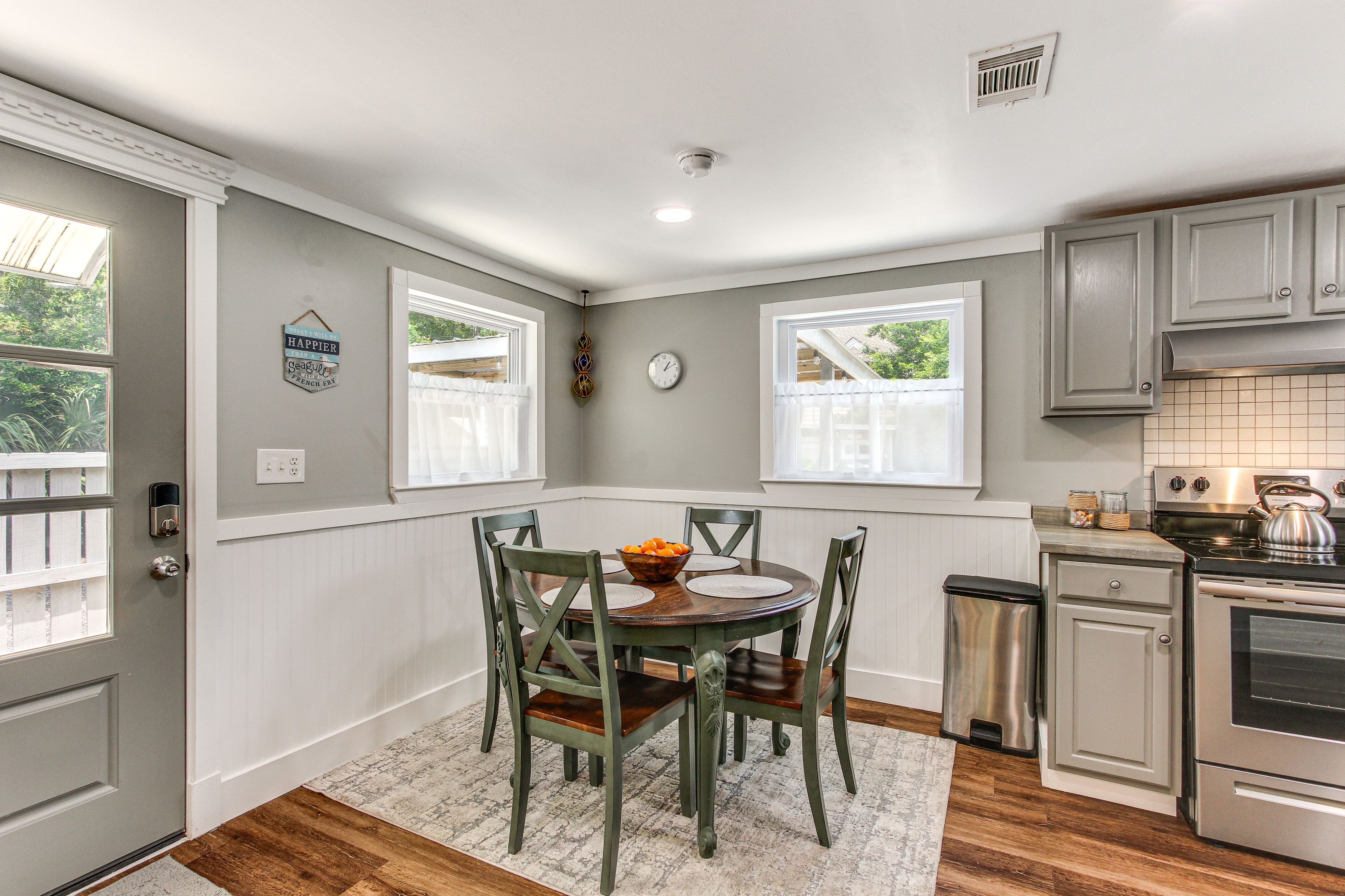 Dining Space | Dishware/Flatware