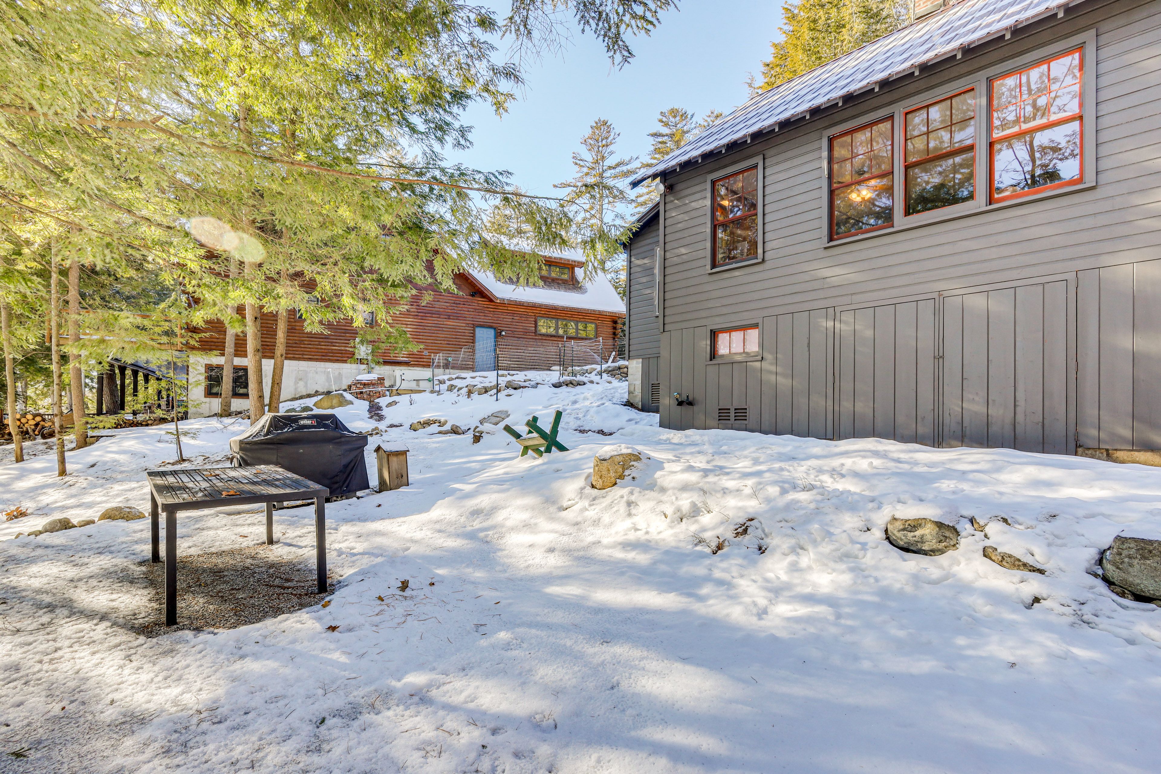 Yard & Grilling Area