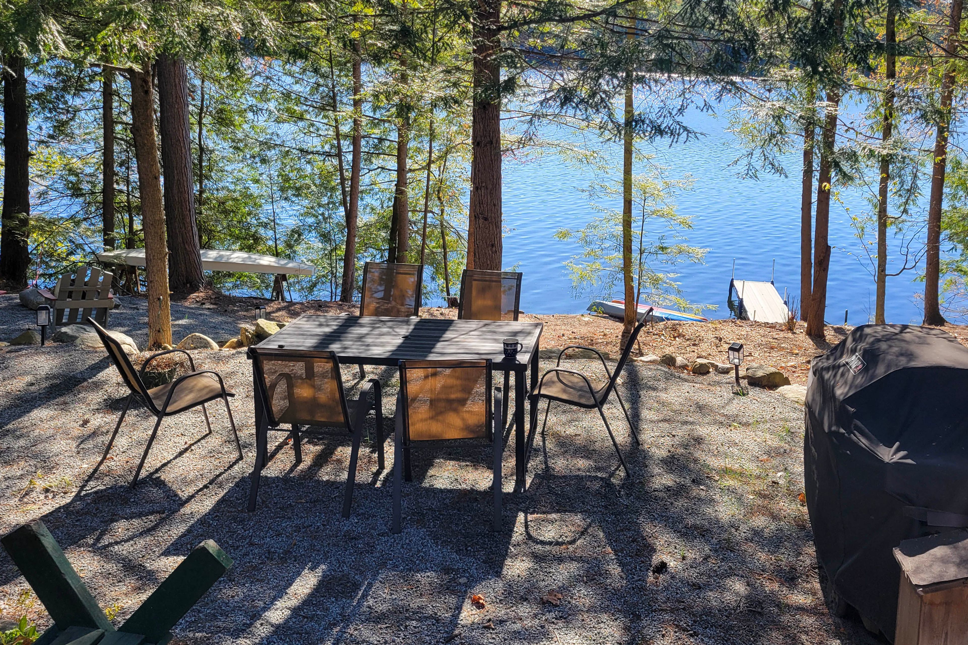 Yard, Dining & Grilling Area