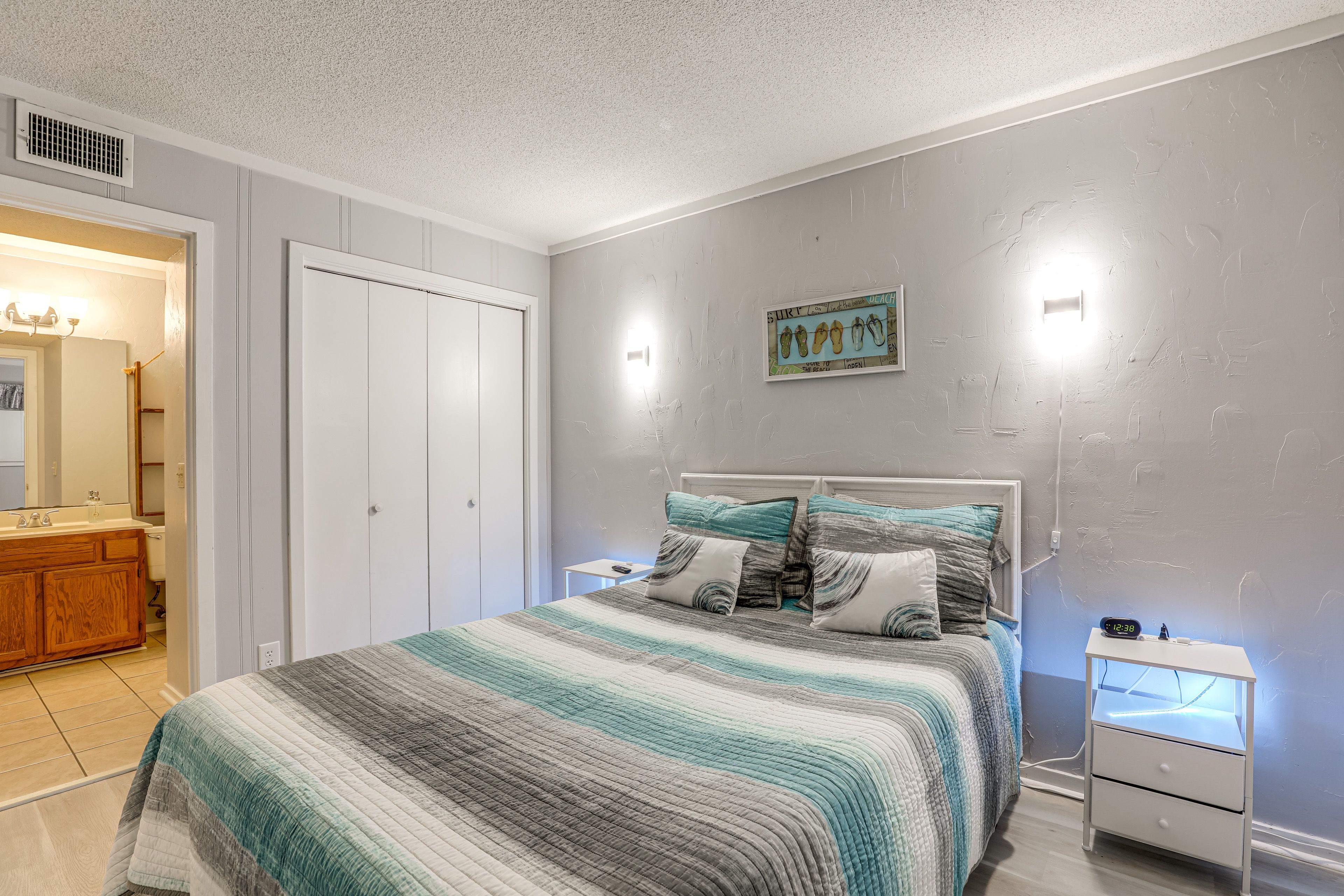 Bedroom 1 | Queen Bed | Linens Provided | En-Suite Bathroom