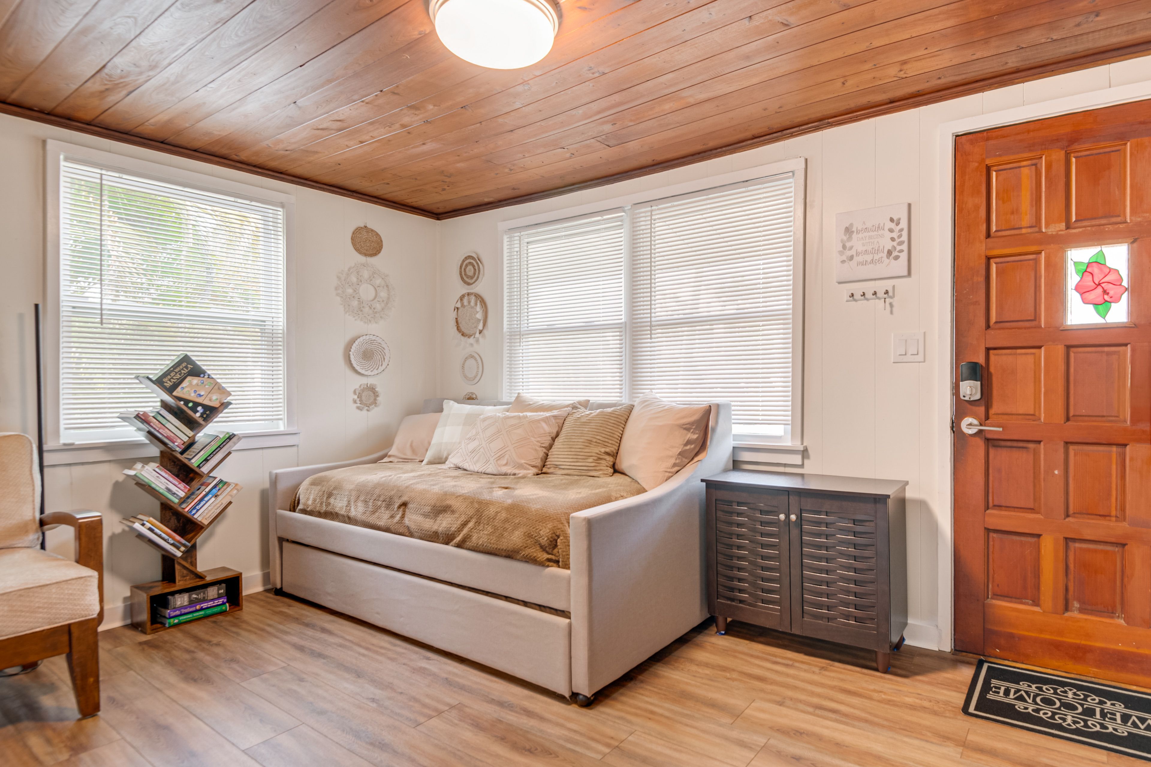 Sitting Room | Twin Daybed w/ Twin Trundle