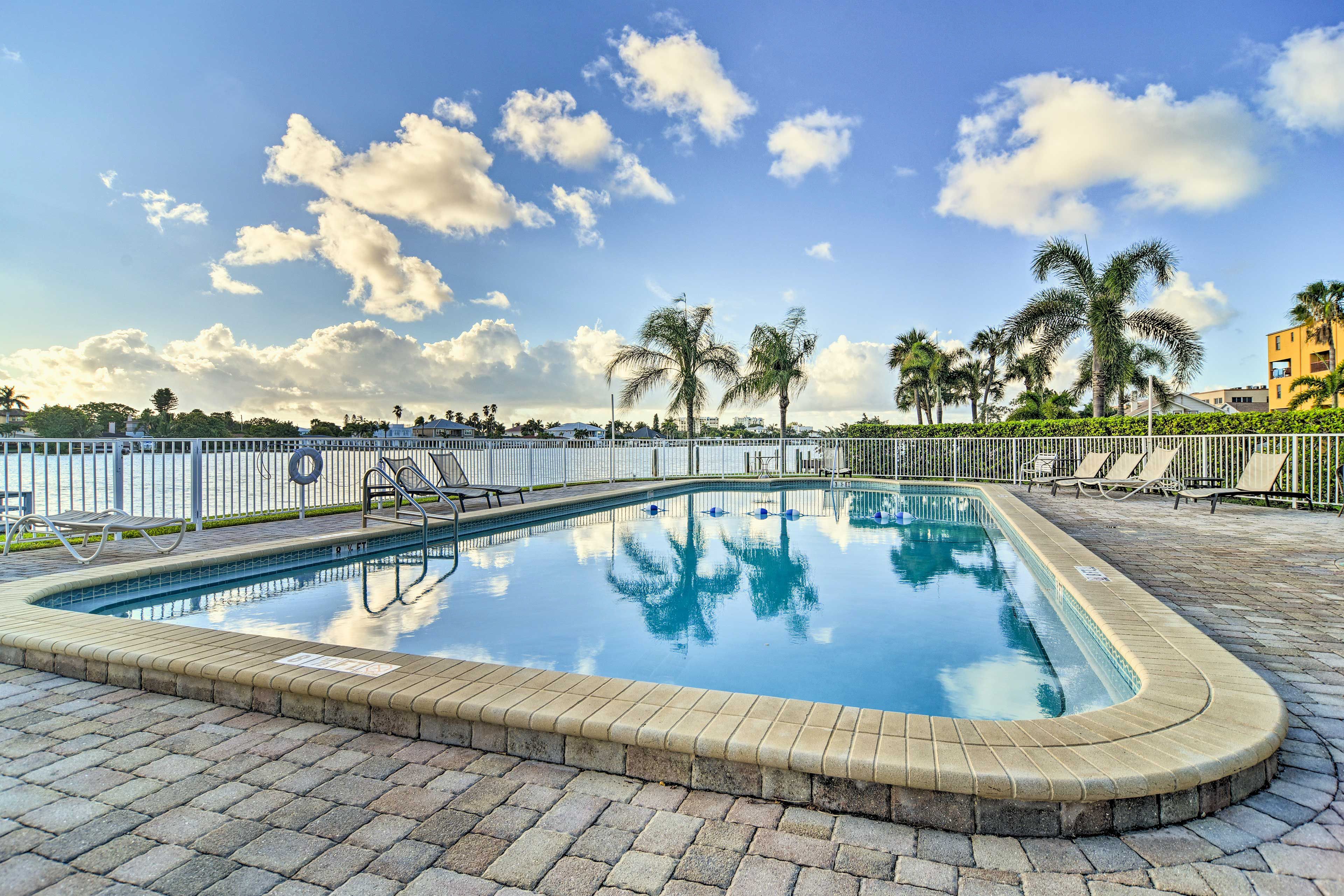 The Palms of Treasure Island | Community Pool