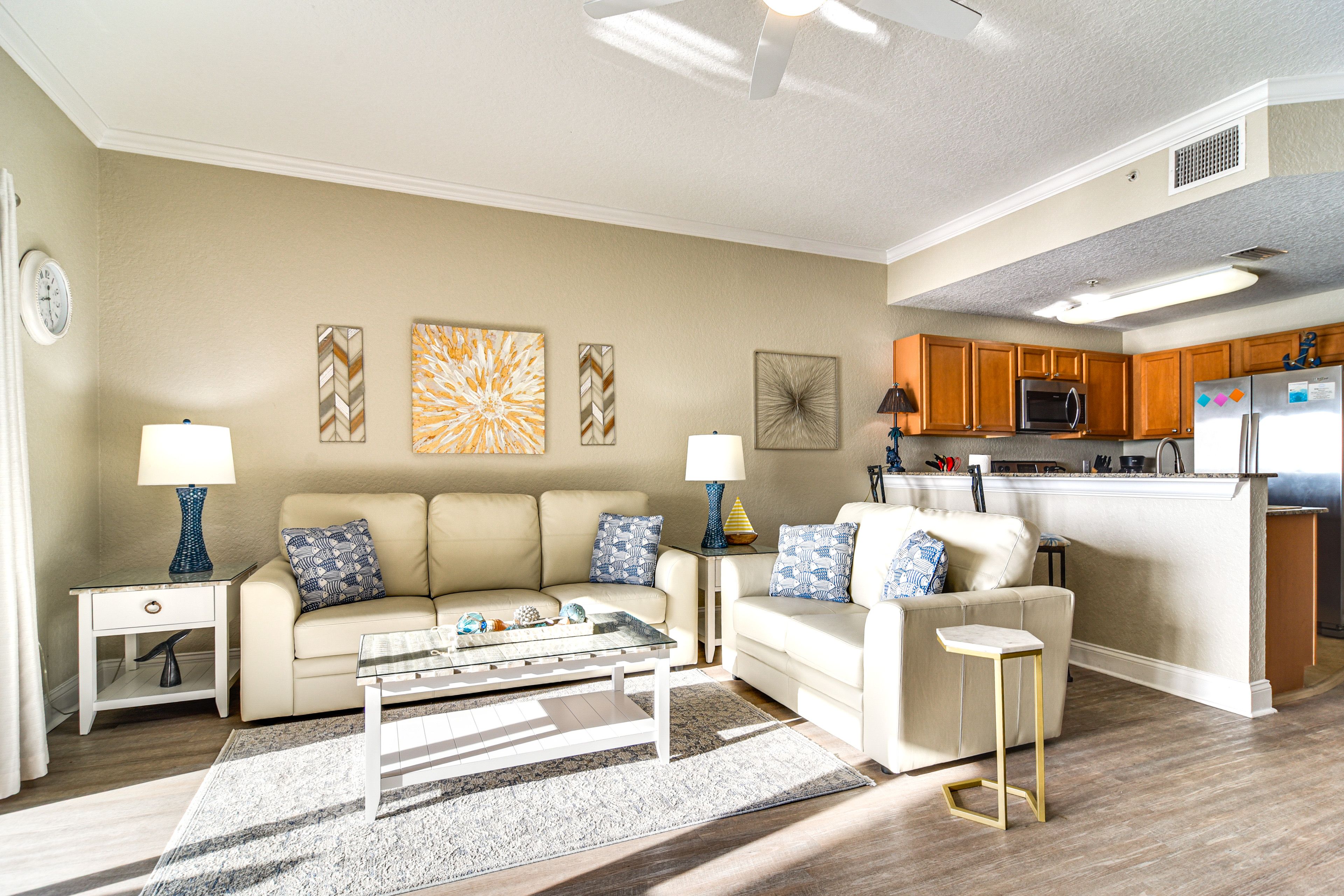Living Room | Free WiFi | Central Heating & A/C | Smart TV | Queen Sleeper Sofa