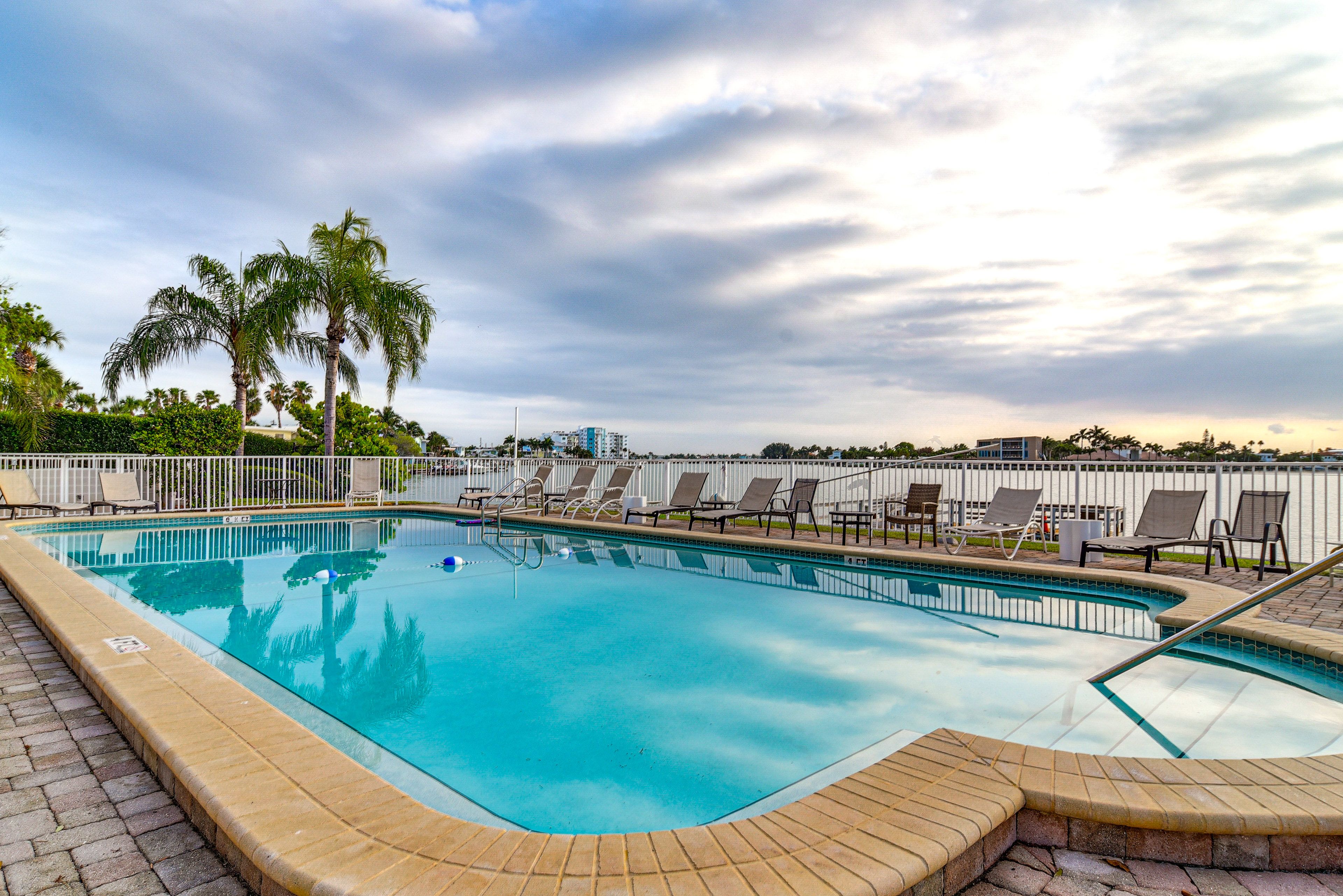 The Palms of Treasure Island | Community Pool
