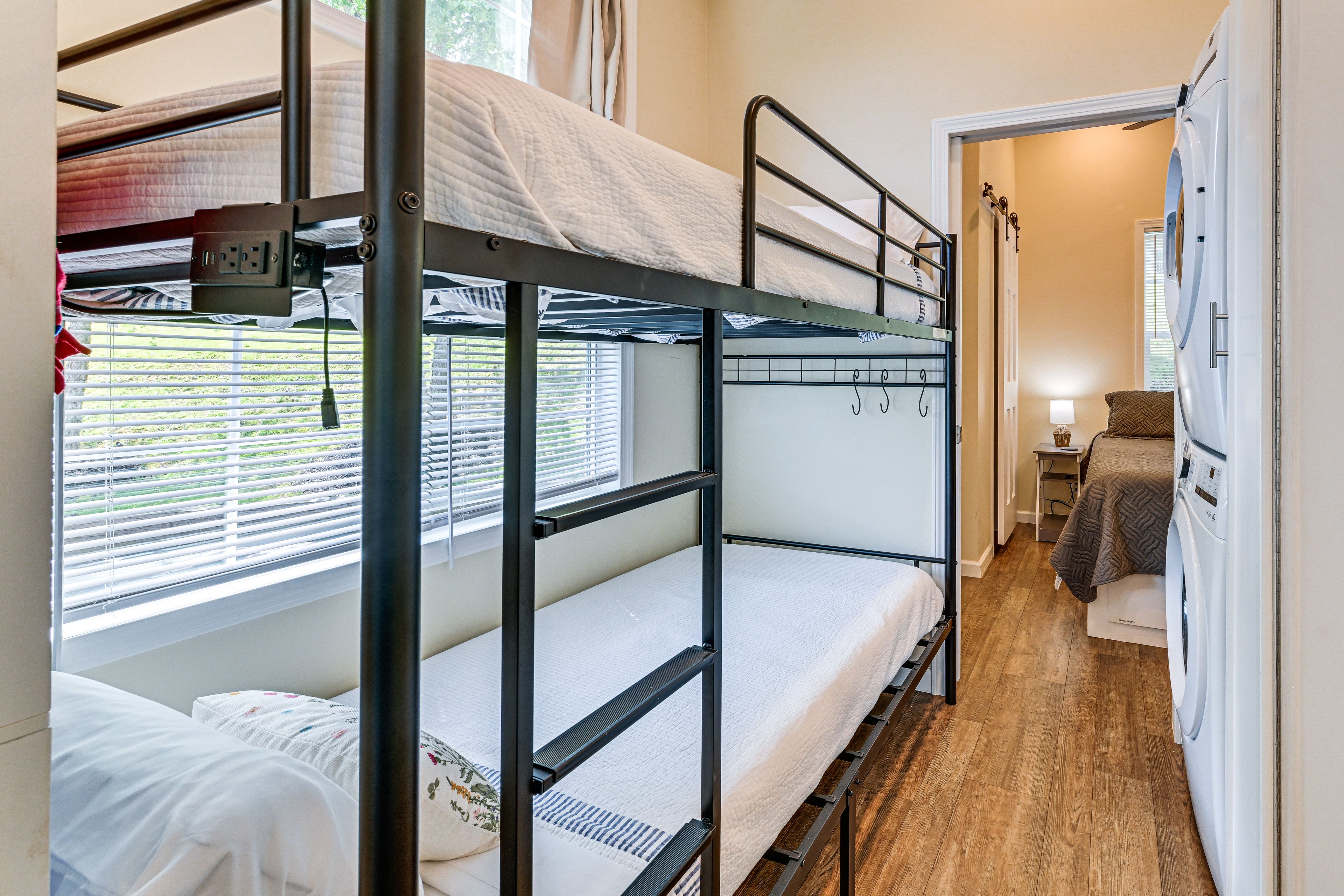 Sleeping Nook | Twin Bunk Bed