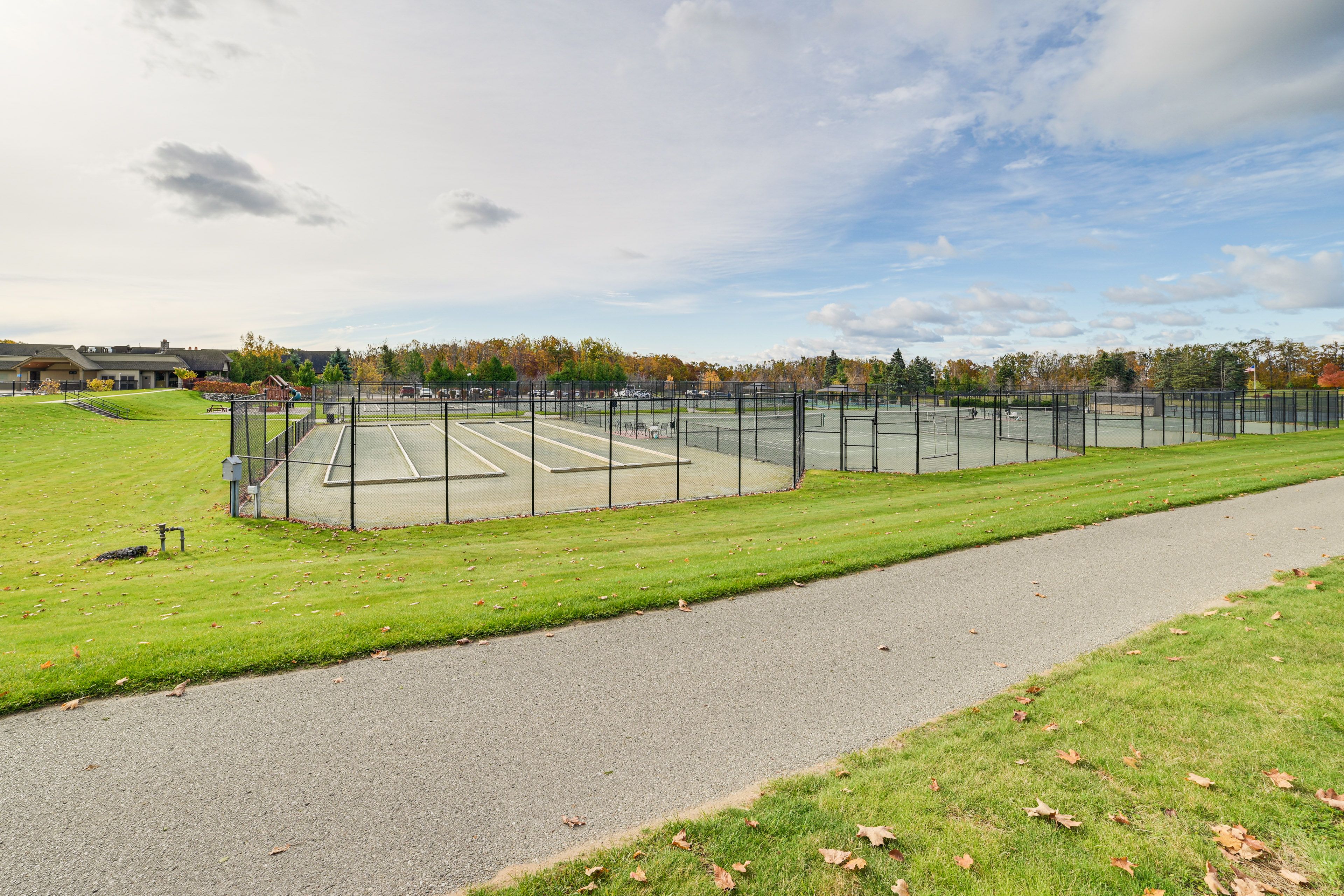 Birchwood Farms | Community Amenities (w/ Fee)