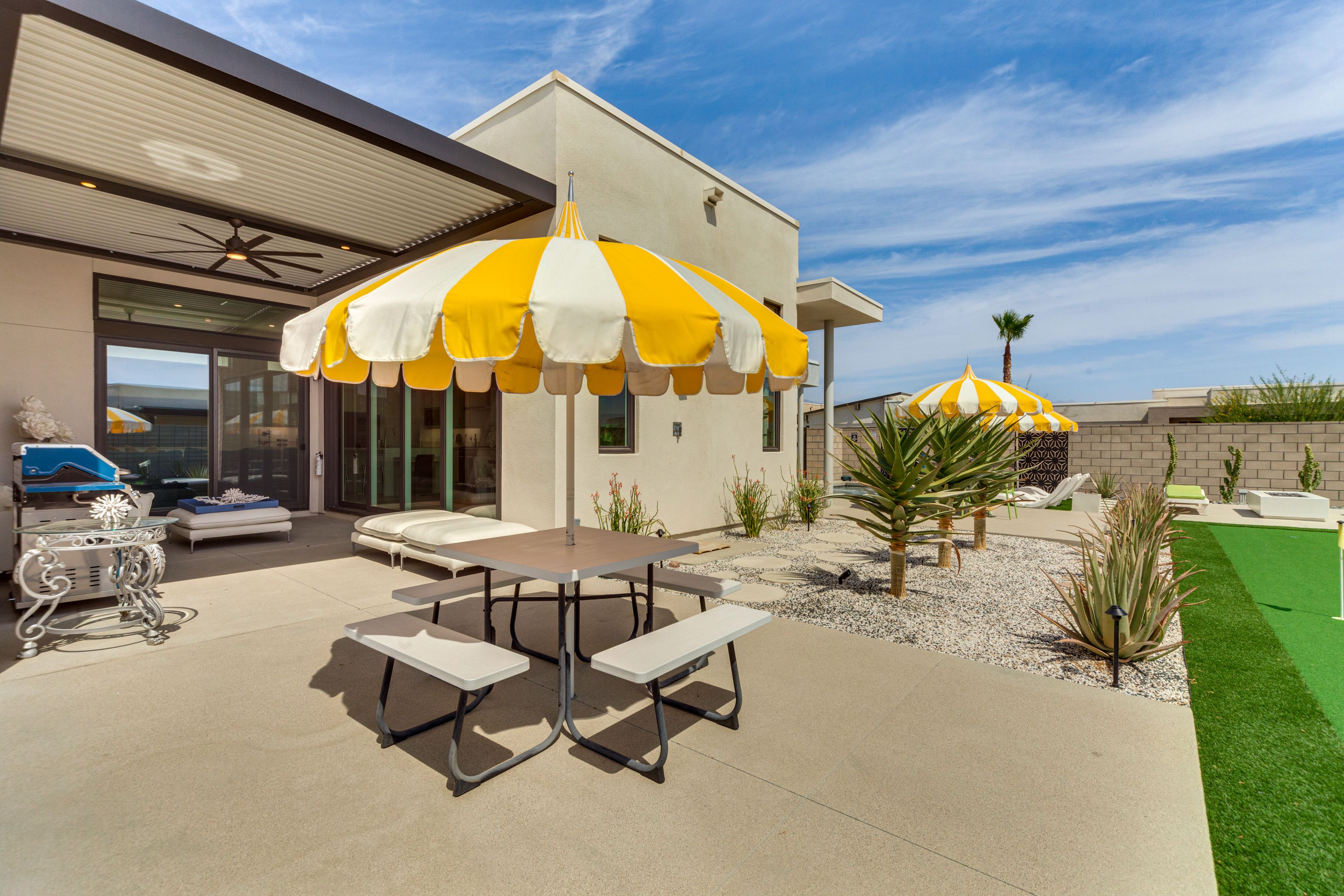 Patio | Picnic Table