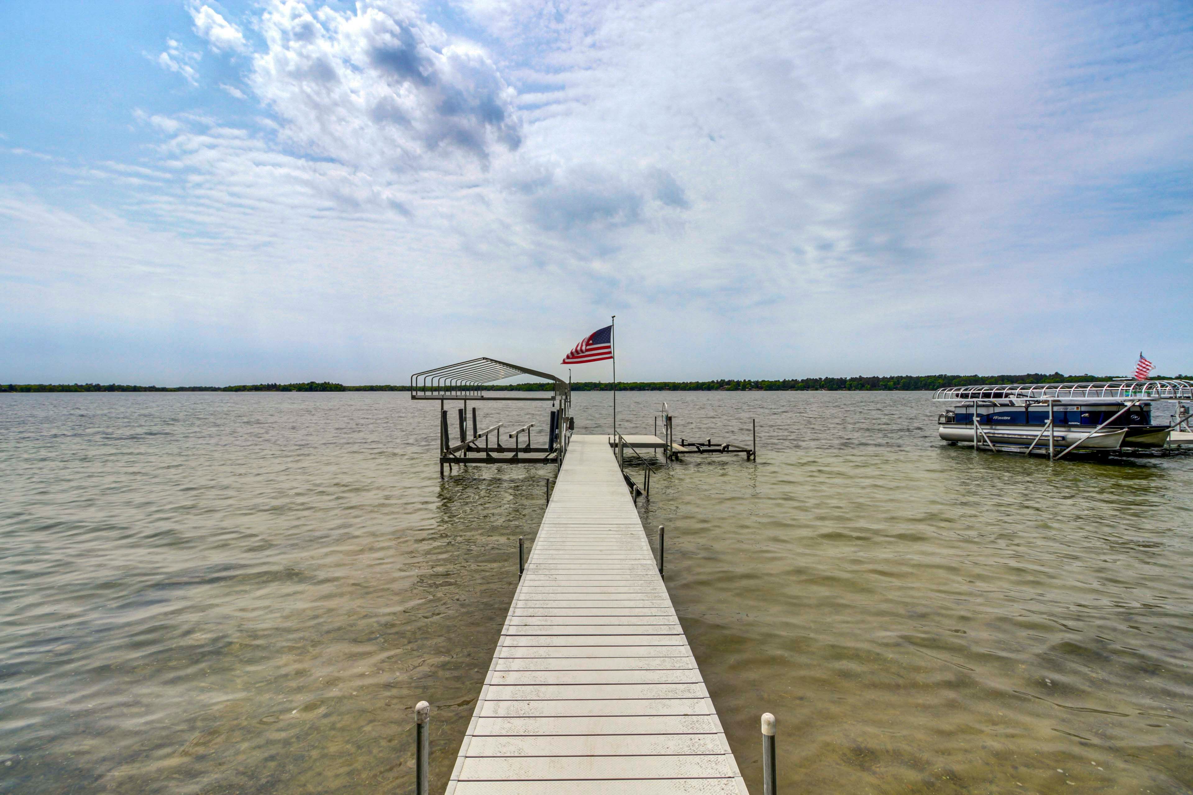 Private Dock | Power Boat Lift