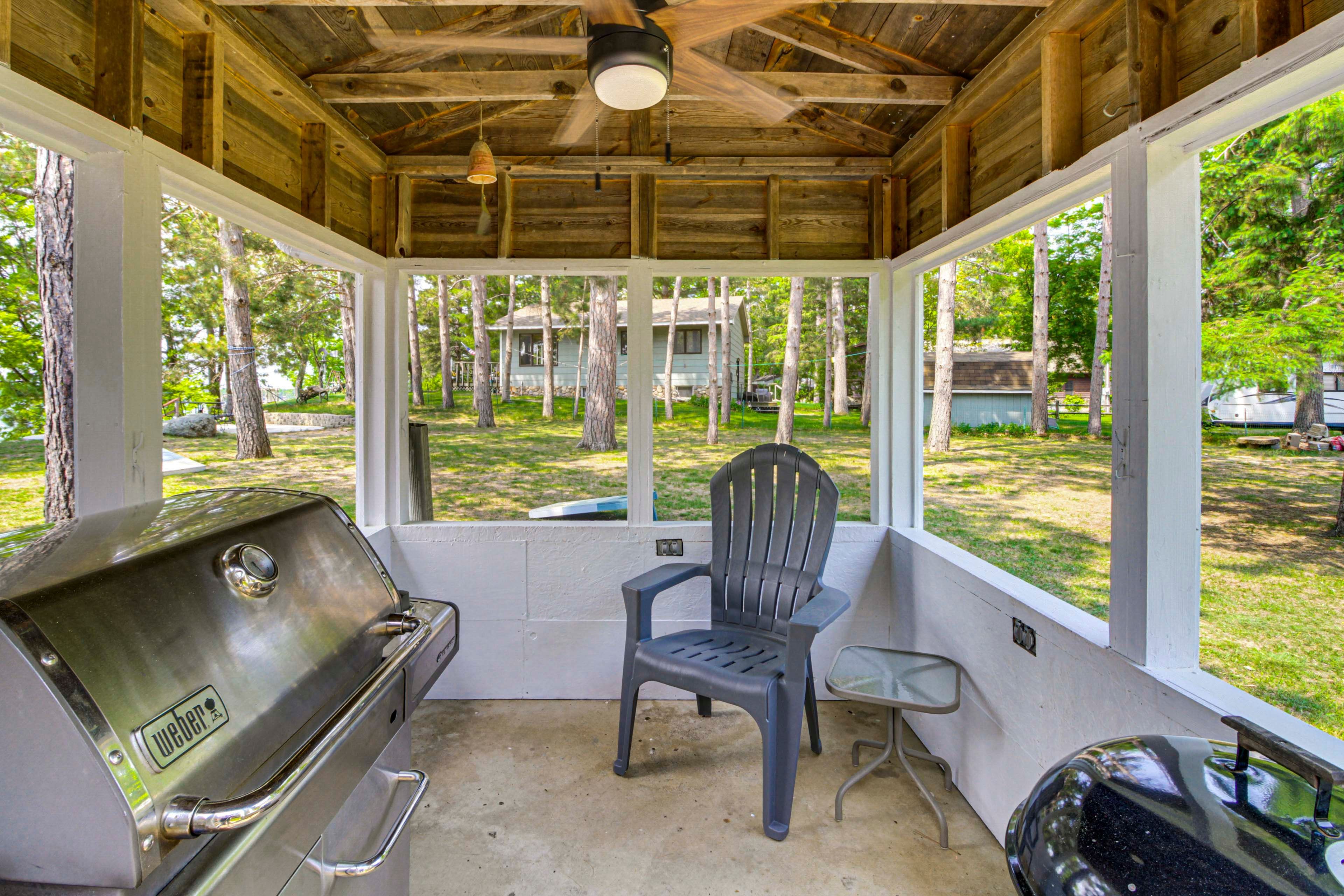Covered Patio | Gas & Charcoal Grills